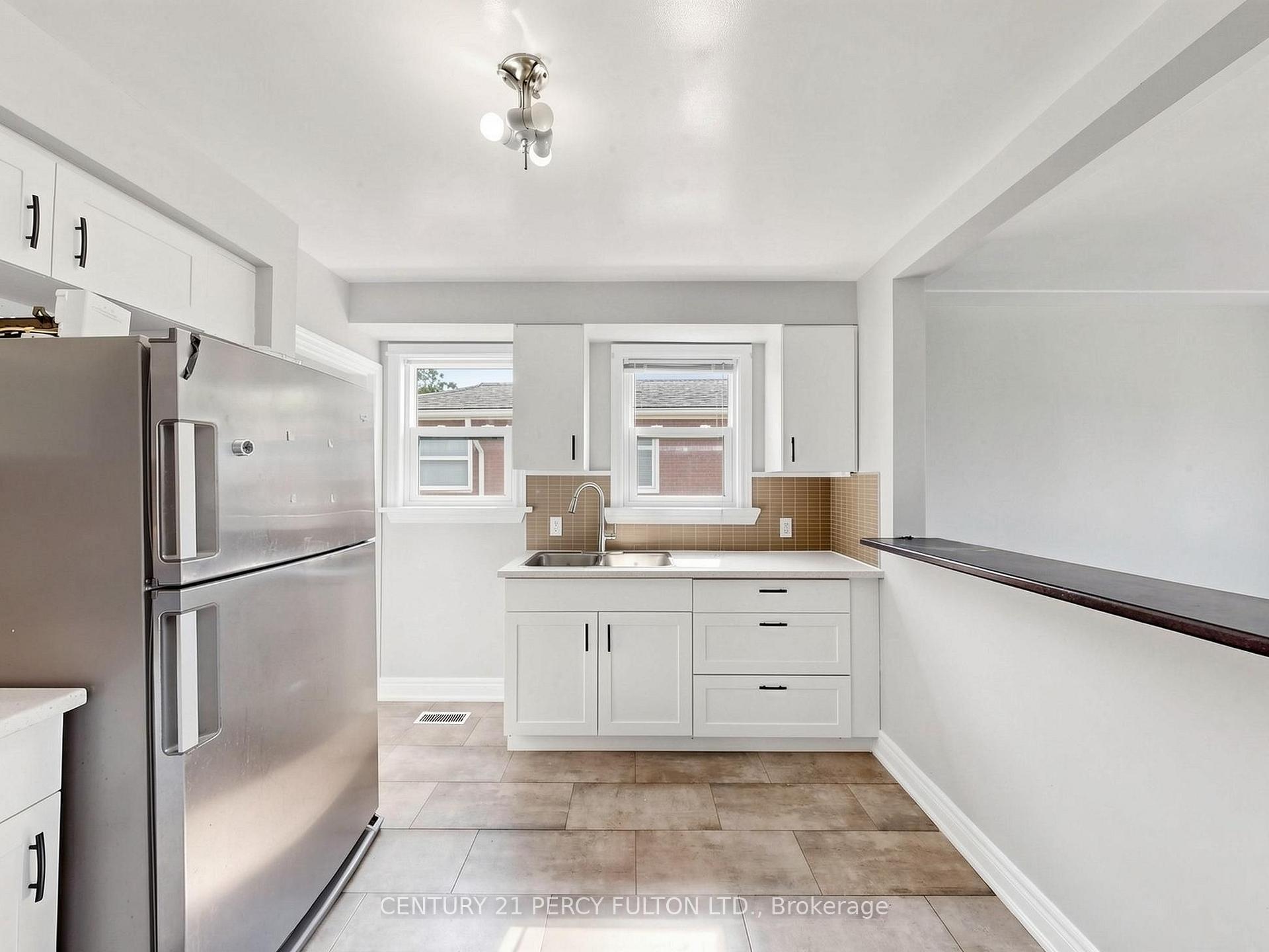 Photo 9 of 25 Kenwood Crescent, Hamilton, Huntington — HOMEH