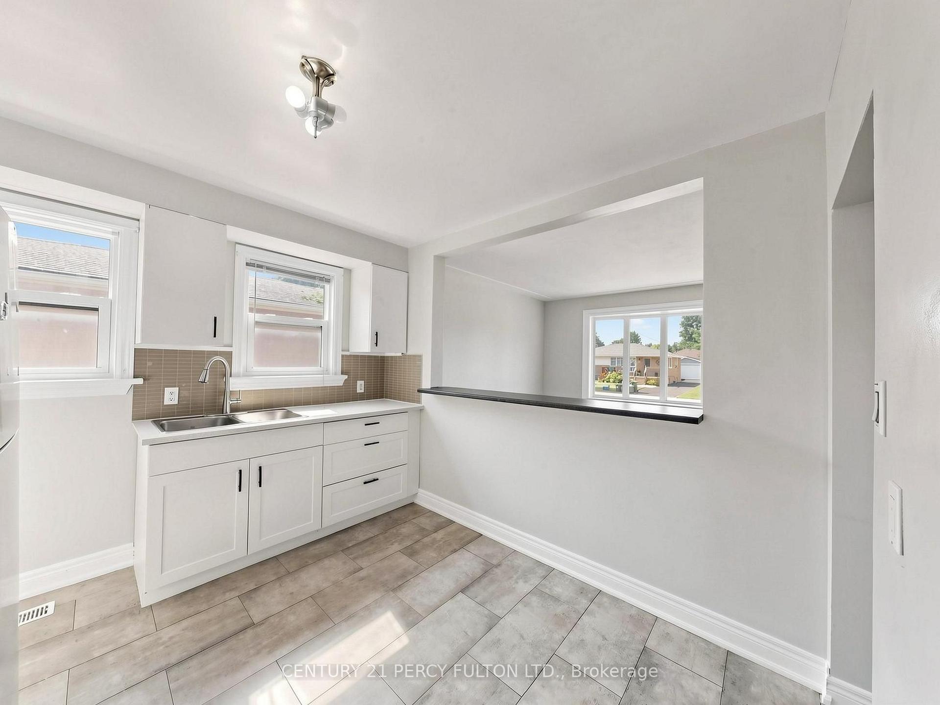 Photo 10 of 25 Kenwood Crescent, Hamilton, Huntington — HOMEH