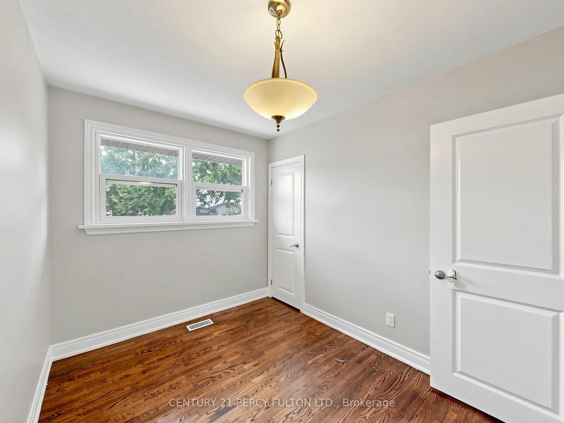 Photo 23 of 25 Kenwood Crescent, Hamilton, Huntington — HOMEH