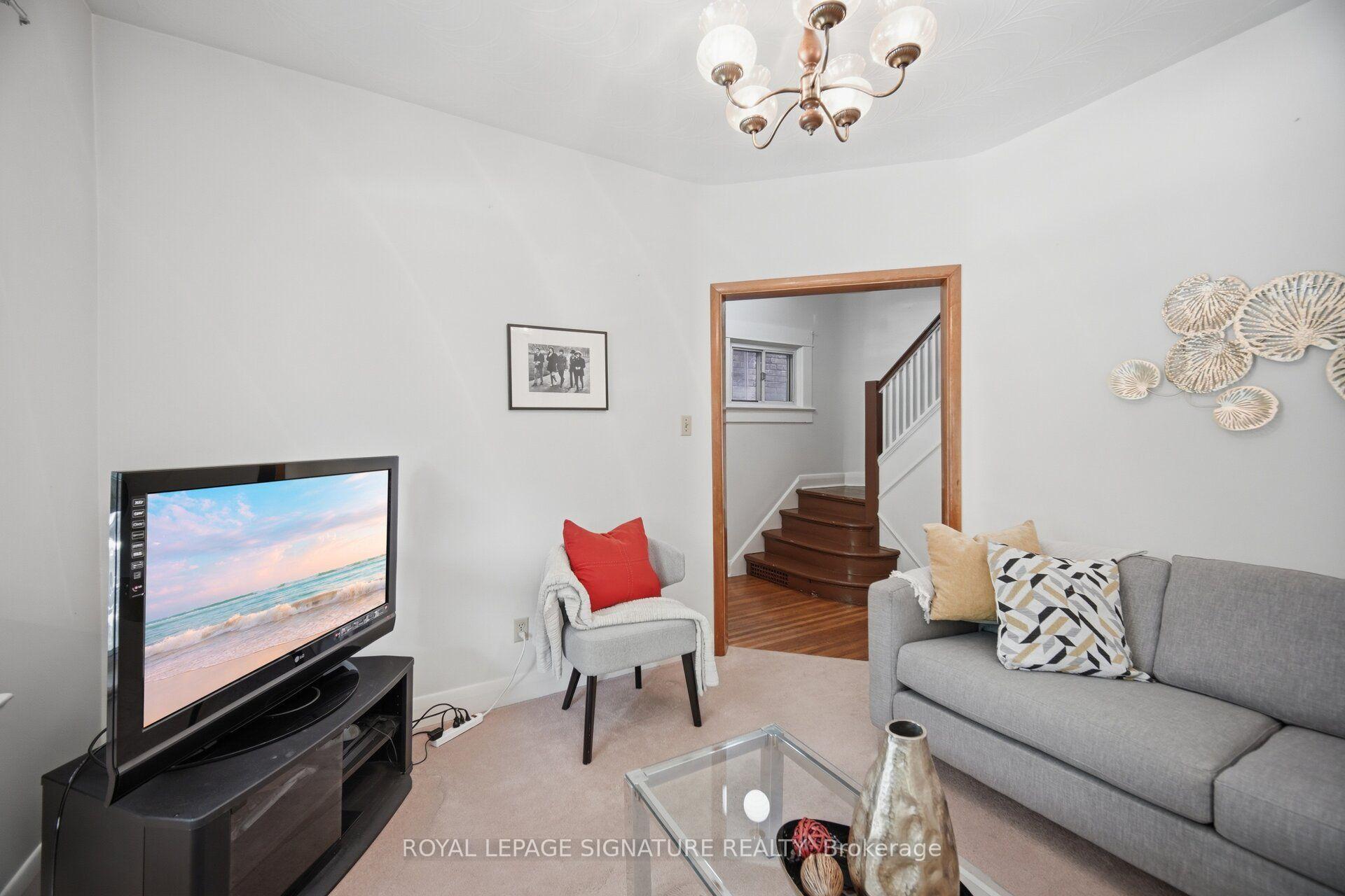 Photo 11 of 43 Marchmount Road, Toronto, Wychwood — HOMEH