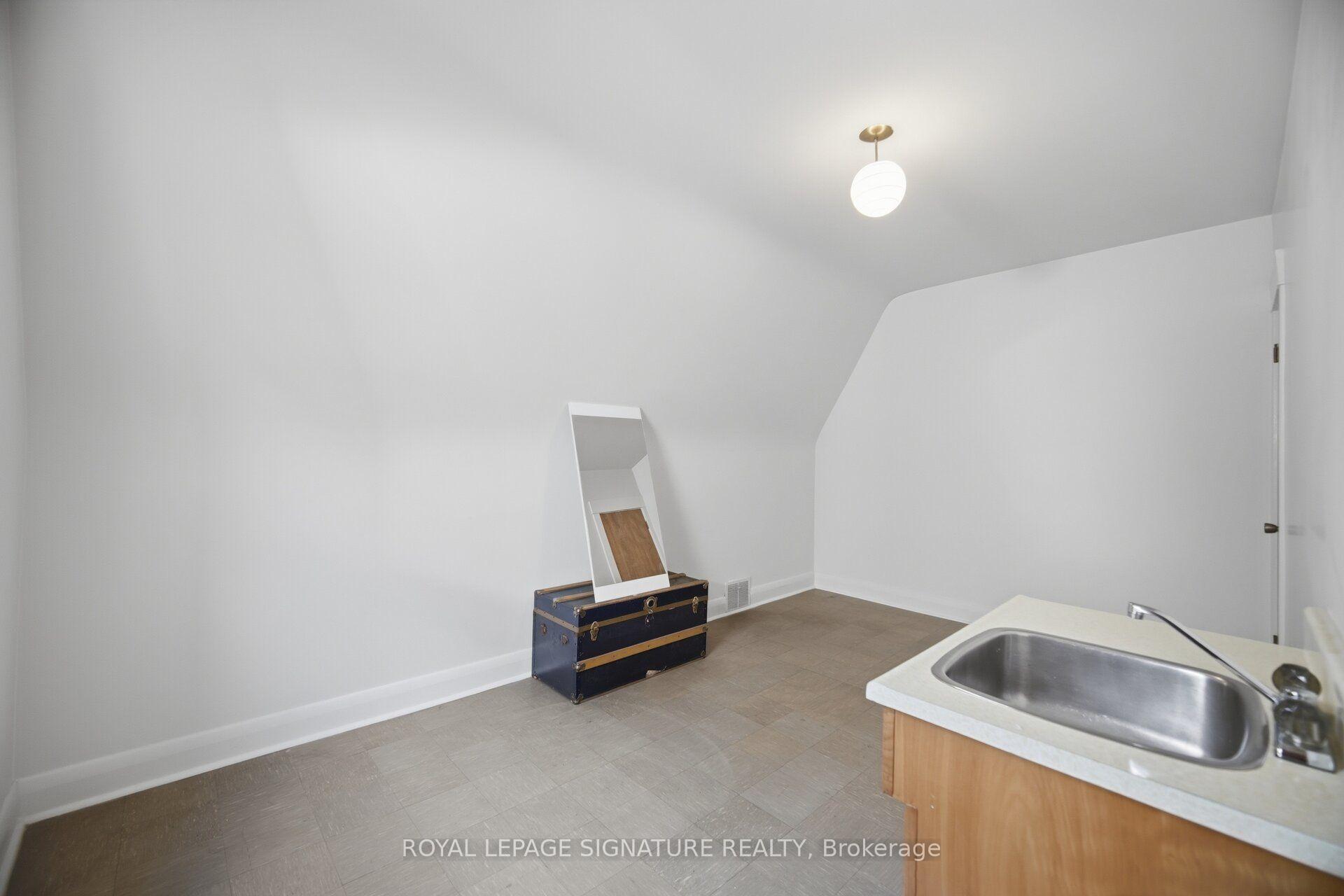 Photo 33 of 43 Marchmount Road, Toronto, Wychwood — HOMEH