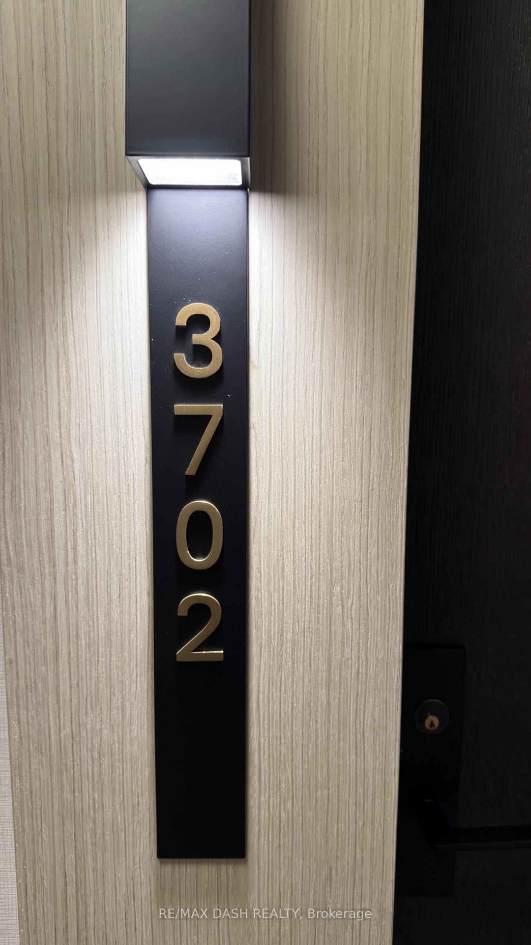 Photo 5 of Unit 3702, 20 Soudan Avenue, Toronto, Mount Pleasant West — HOMEH