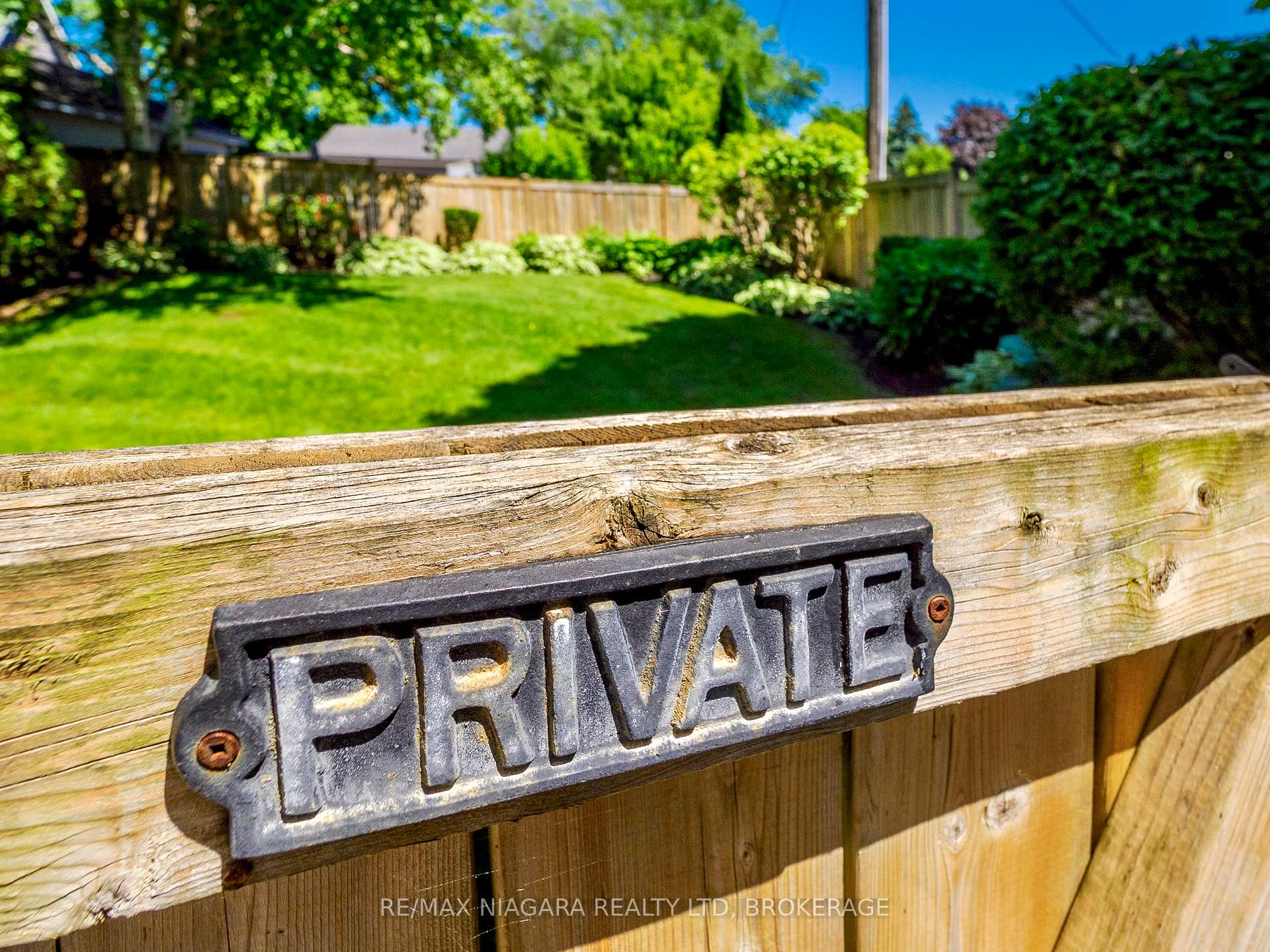 Photo 3 of Unit 23, 5 Lakeside Drive W, St. Catharines, Port Weller — HOMEH