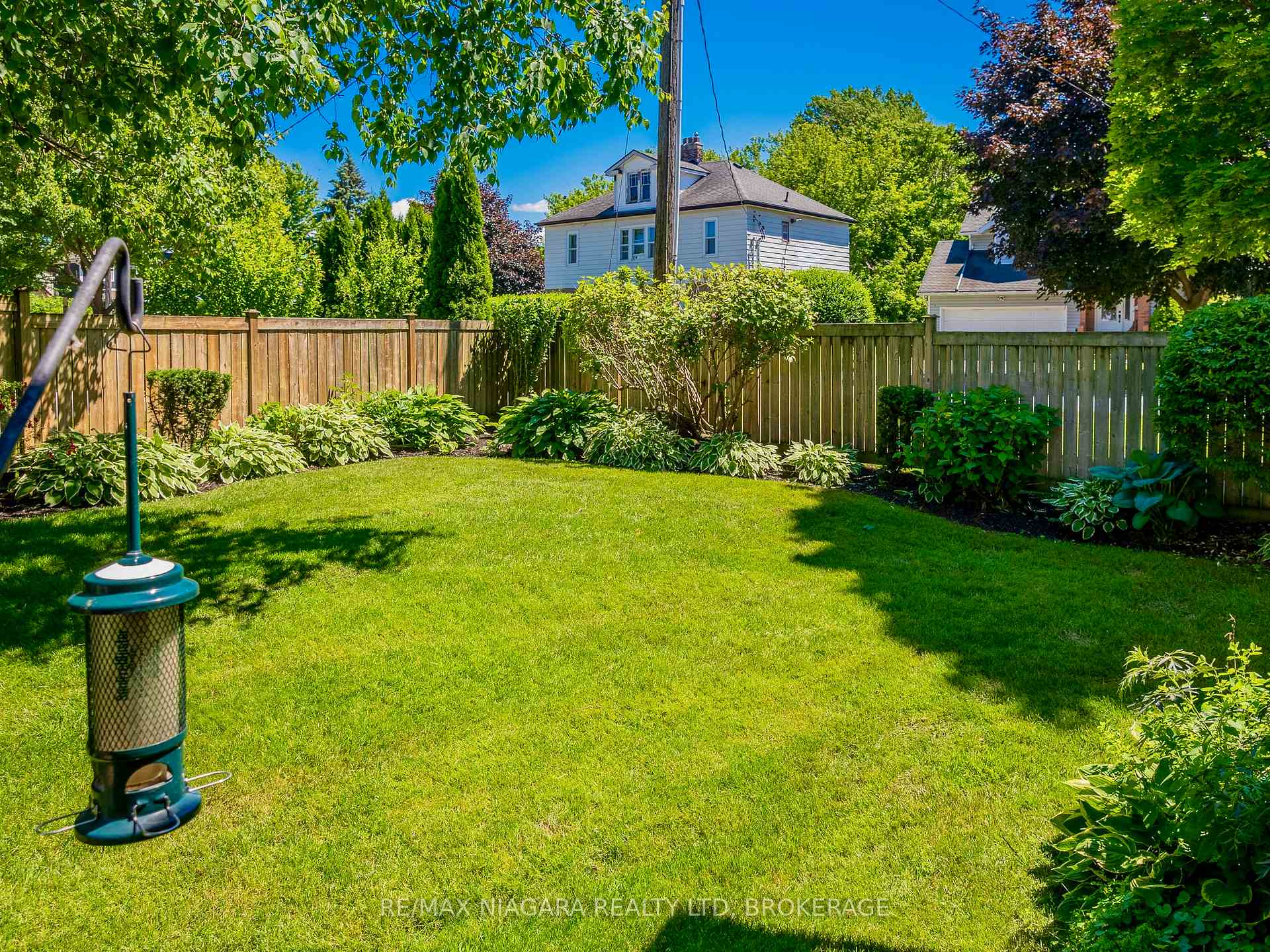 Photo 5 of Unit 23, 5 Lakeside Drive W, St. Catharines, Port Weller — HOMEH