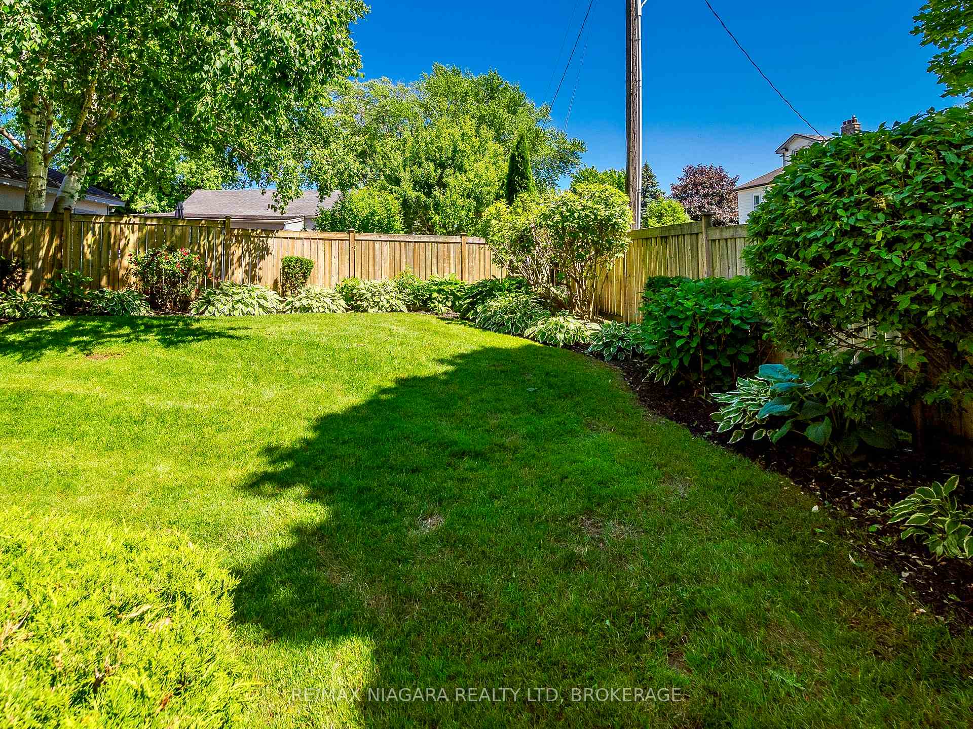Photo 7 of Unit 23, 5 Lakeside Drive W, St. Catharines, Port Weller — HOMEH