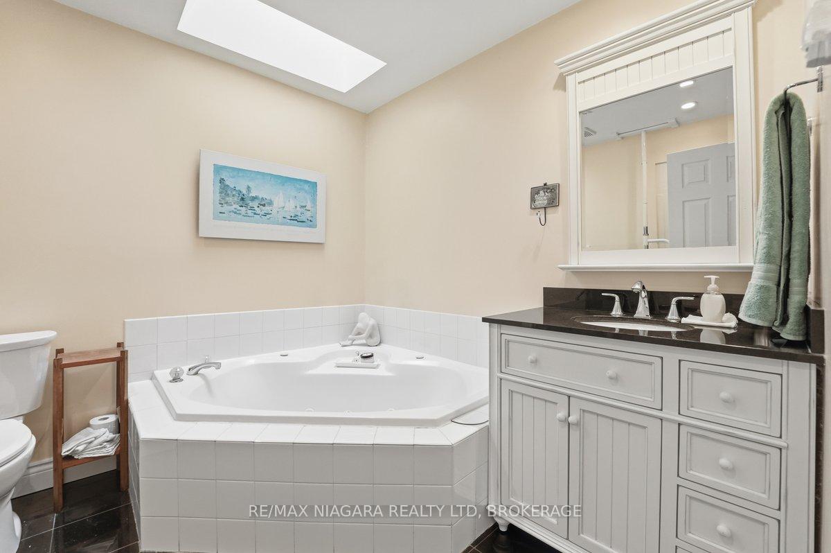 Photo 32 of Unit 23, 5 Lakeside Drive W, St. Catharines, Port Weller — HOMEH