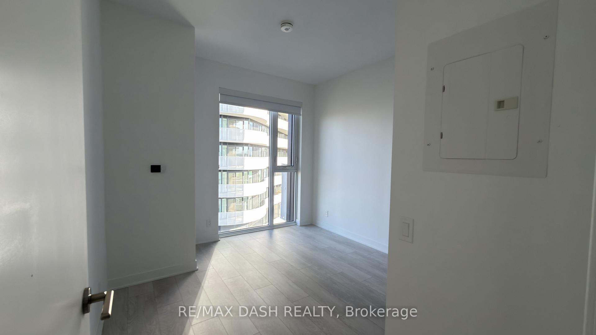 Photo 10 of Unit 802, 10 Flavelle Trail, Vaughan, Steeles West Industrial — HOMEH