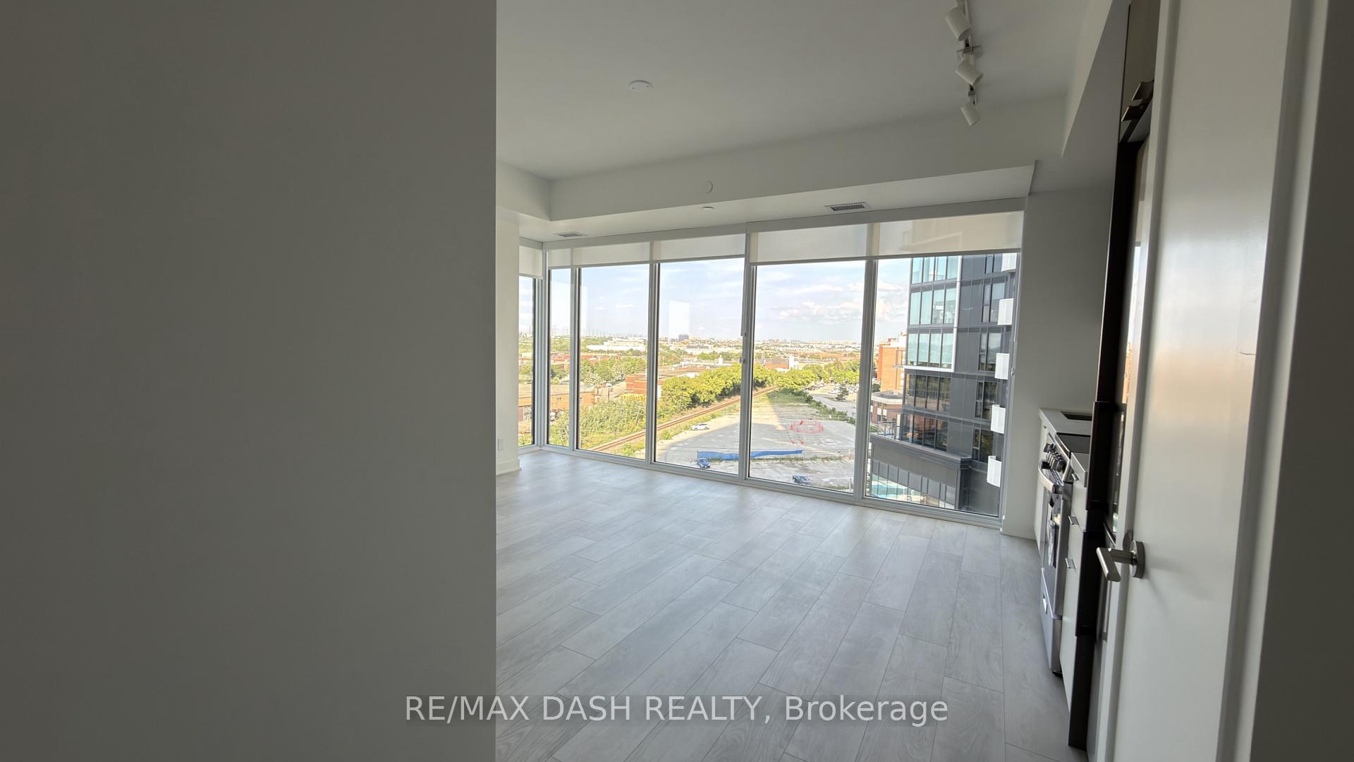 Photo 13 of Unit 802, 10 Flavelle Trail, Vaughan, Steeles West Industrial — HOMEH