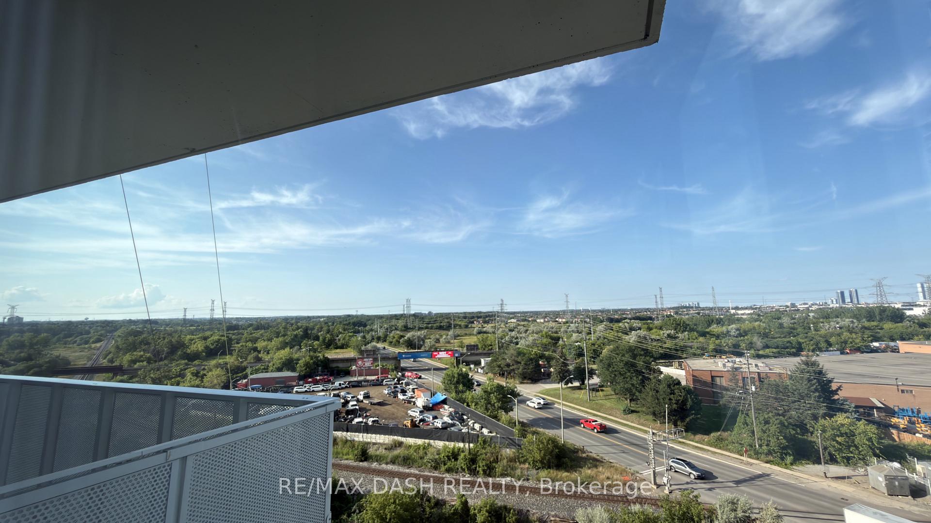 Photo 19 of Unit 802, 10 Flavelle Trail, Vaughan, Steeles West Industrial — HOMEH