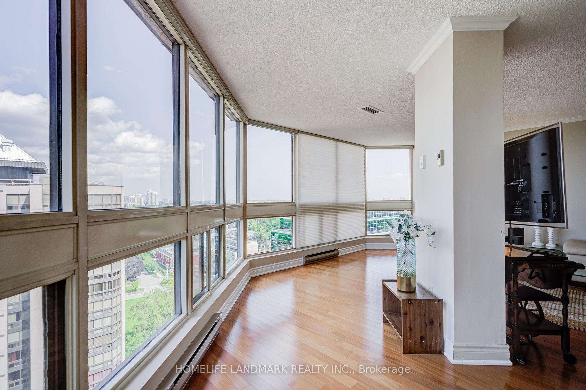 Photo 12 of Unit PH 05, 10 Kenneth Avenue, North York, Willowdale East — HOMEH
