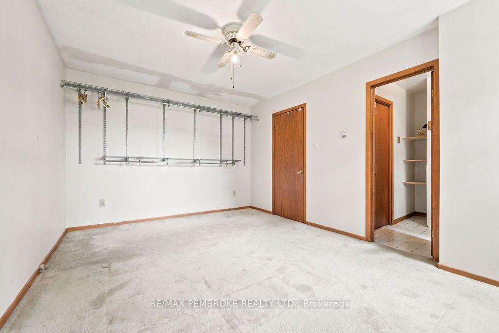 Photo 10 of 20 Meadowbrook Drive, Laurentian Valley, Laurentian Valley — HOMEH