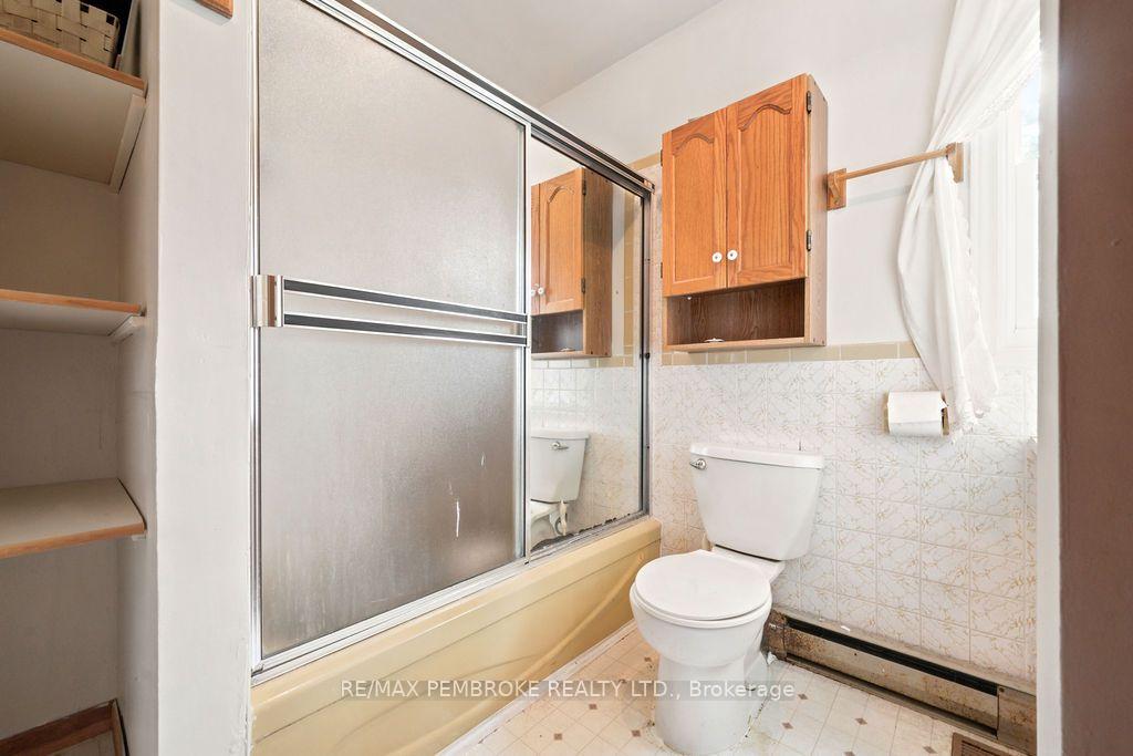 Photo 13 of 20 Meadowbrook Drive, Laurentian Valley, Laurentian Valley — HOMEH