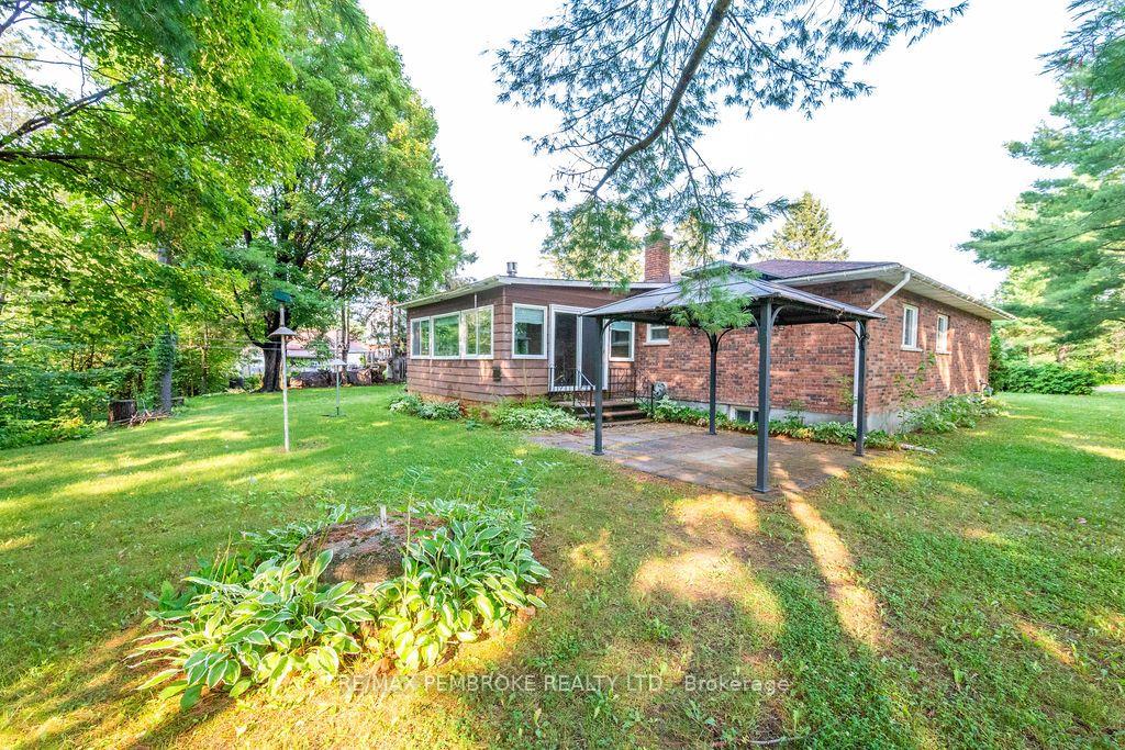 Photo 34 of 20 Meadowbrook Drive, Laurentian Valley, Laurentian Valley — HOMEH