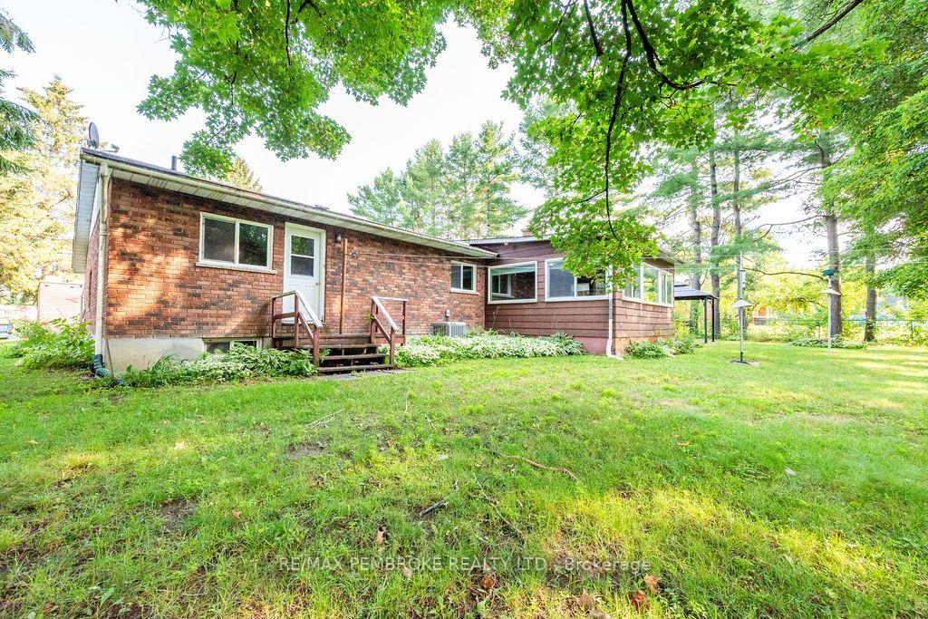 Photo 36 of 20 Meadowbrook Drive, Laurentian Valley, Laurentian Valley — HOMEH