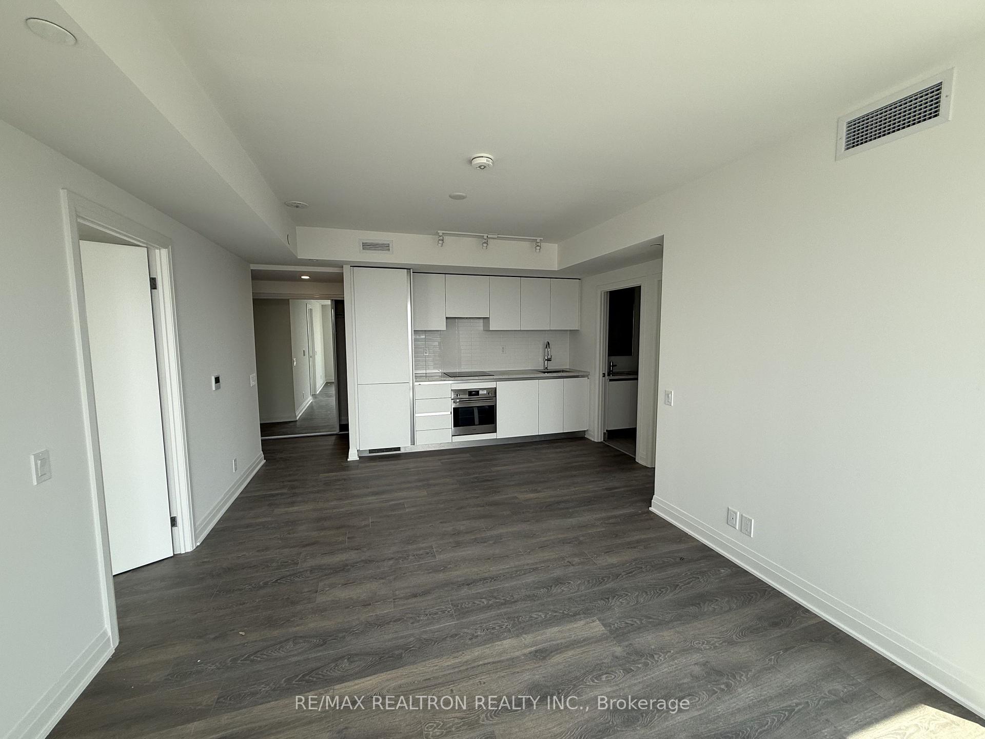 Photo 2 of Unit 910, 25 Frederick Todd Way, Toronto, Thorncliffe Park — HOMEH