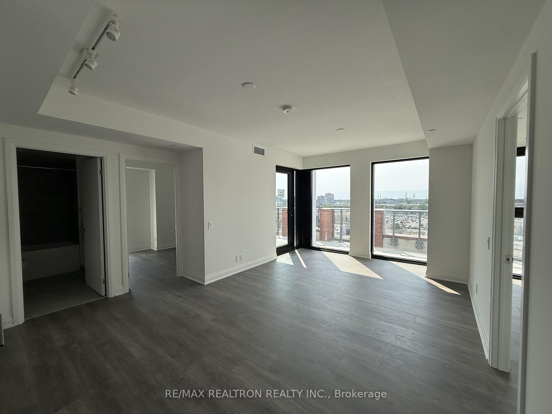 Photo 6 of Unit 910, 25 Frederick Todd Way, Toronto, Thorncliffe Park — HOMEH
