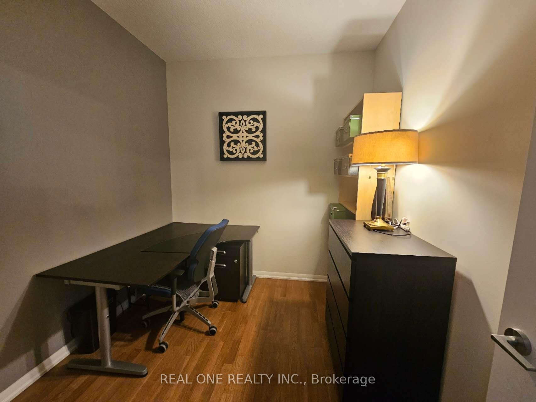 Photo 9 of Unit 3703, 832 Bay Street, Toronto, Bay Street Corridor — HOMEH