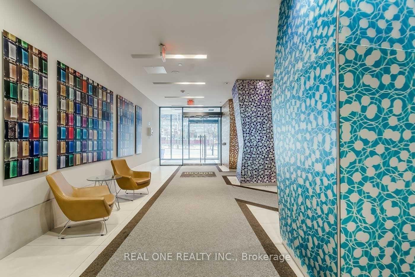 Photo 4 of Unit 3703, 832 Bay Street, Toronto, Bay Street Corridor — HOMEH