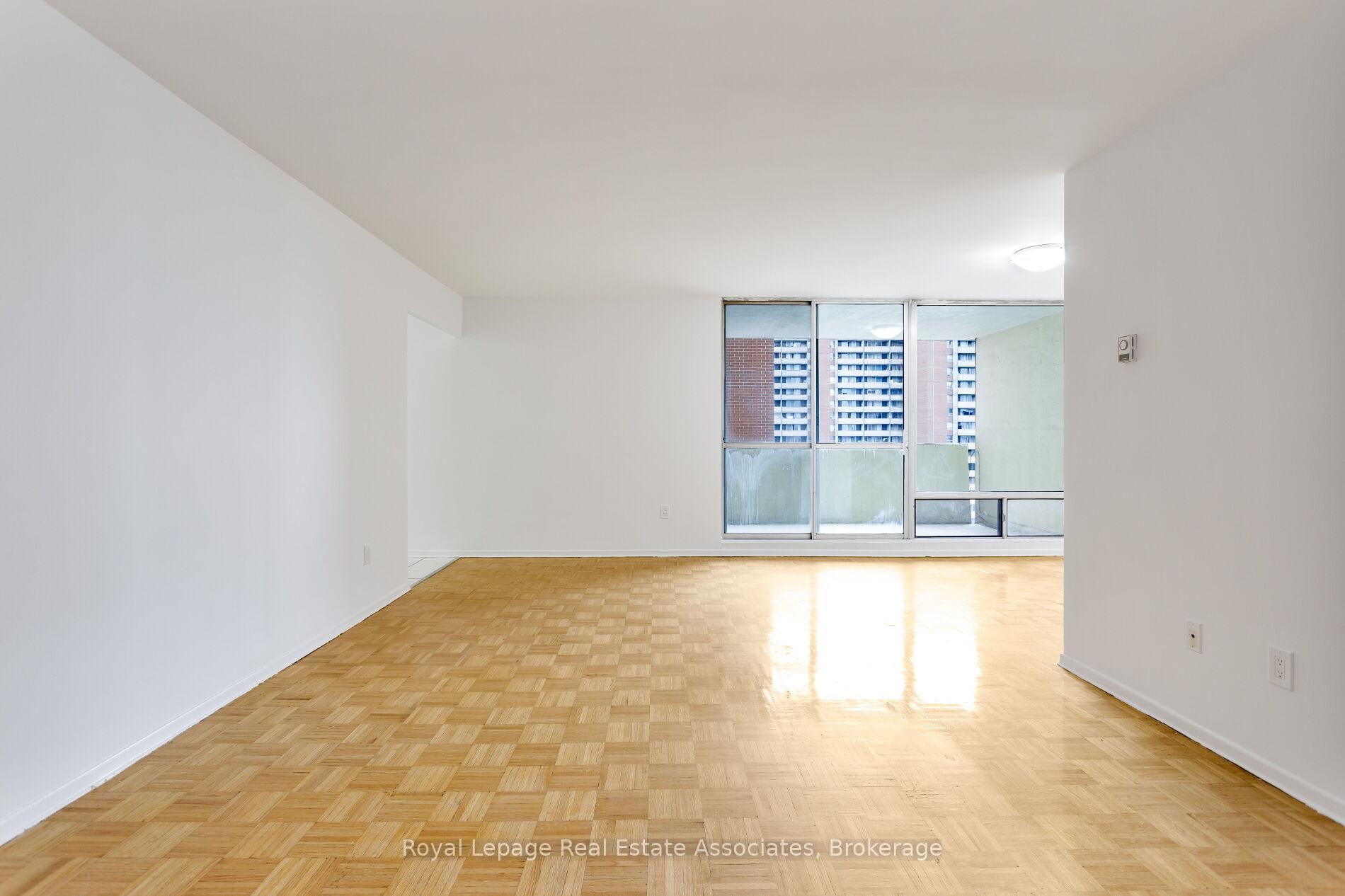 Photo 7 of Unit 1710, 5 Massey Square, Toronto, Crescent Town — HOMEH