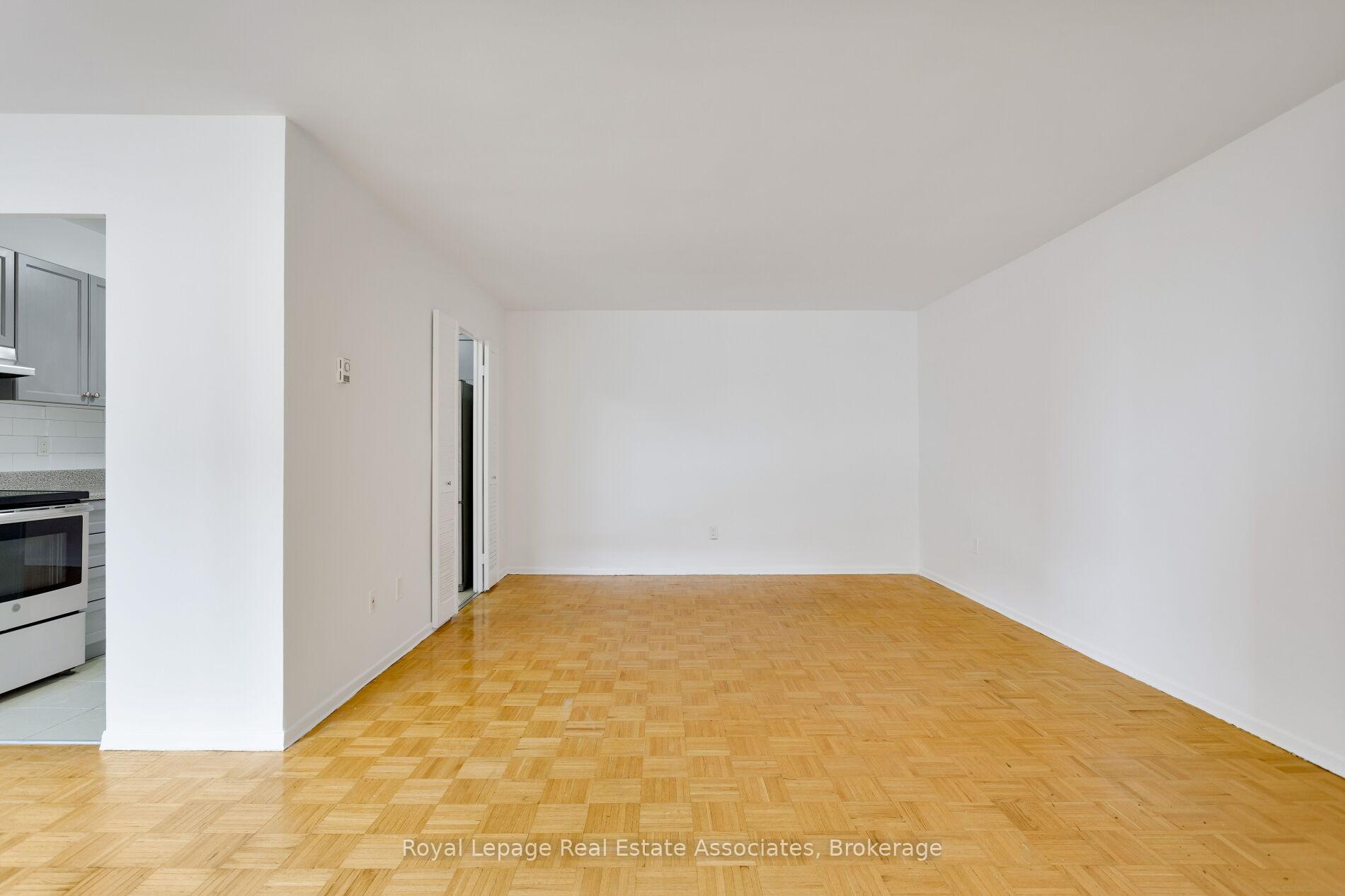 Photo 8 of Unit 1710, 5 Massey Square, Toronto, Crescent Town — HOMEH