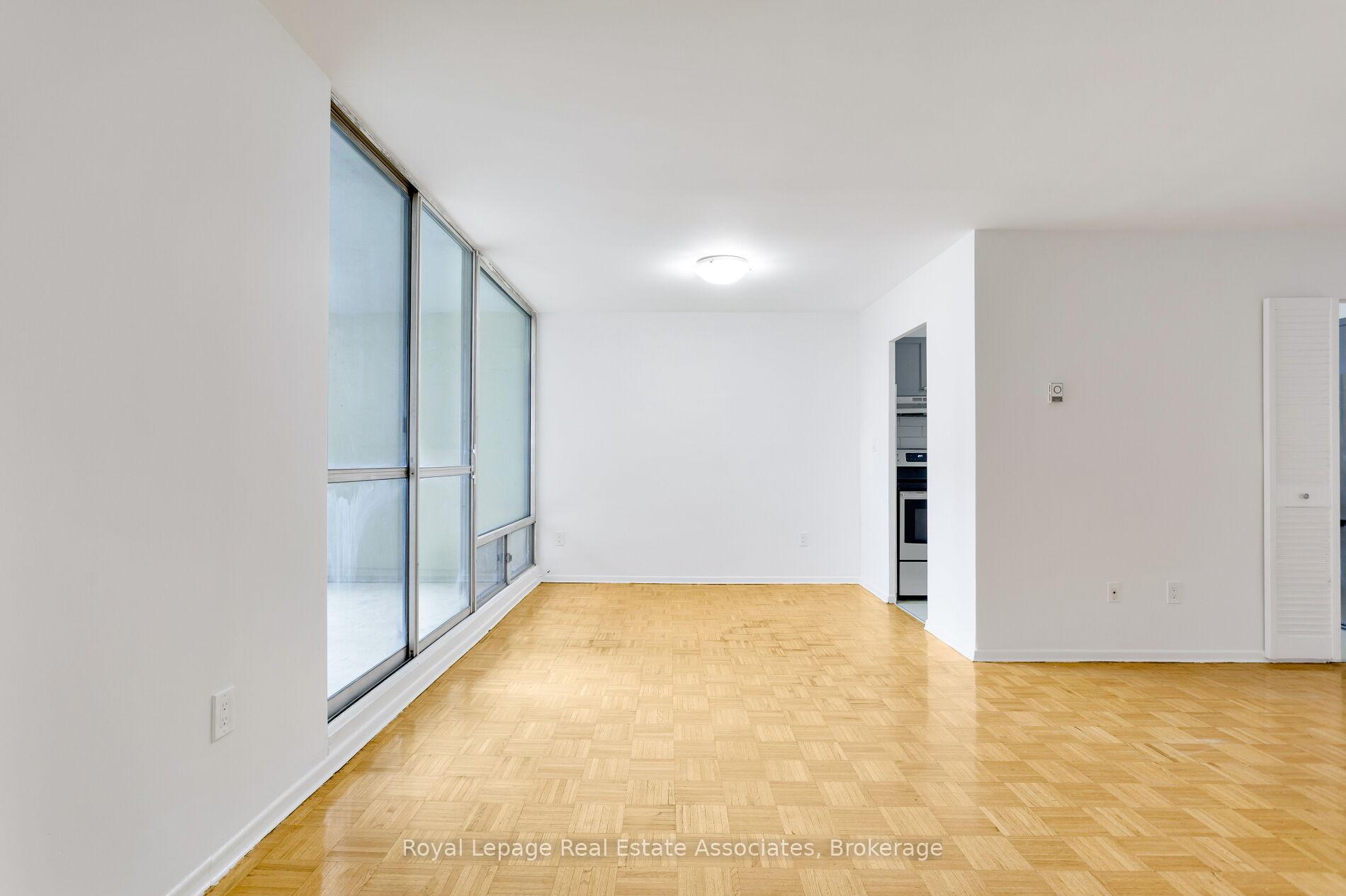 Photo 9 of Unit 1710, 5 Massey Square, Toronto, Crescent Town — HOMEH
