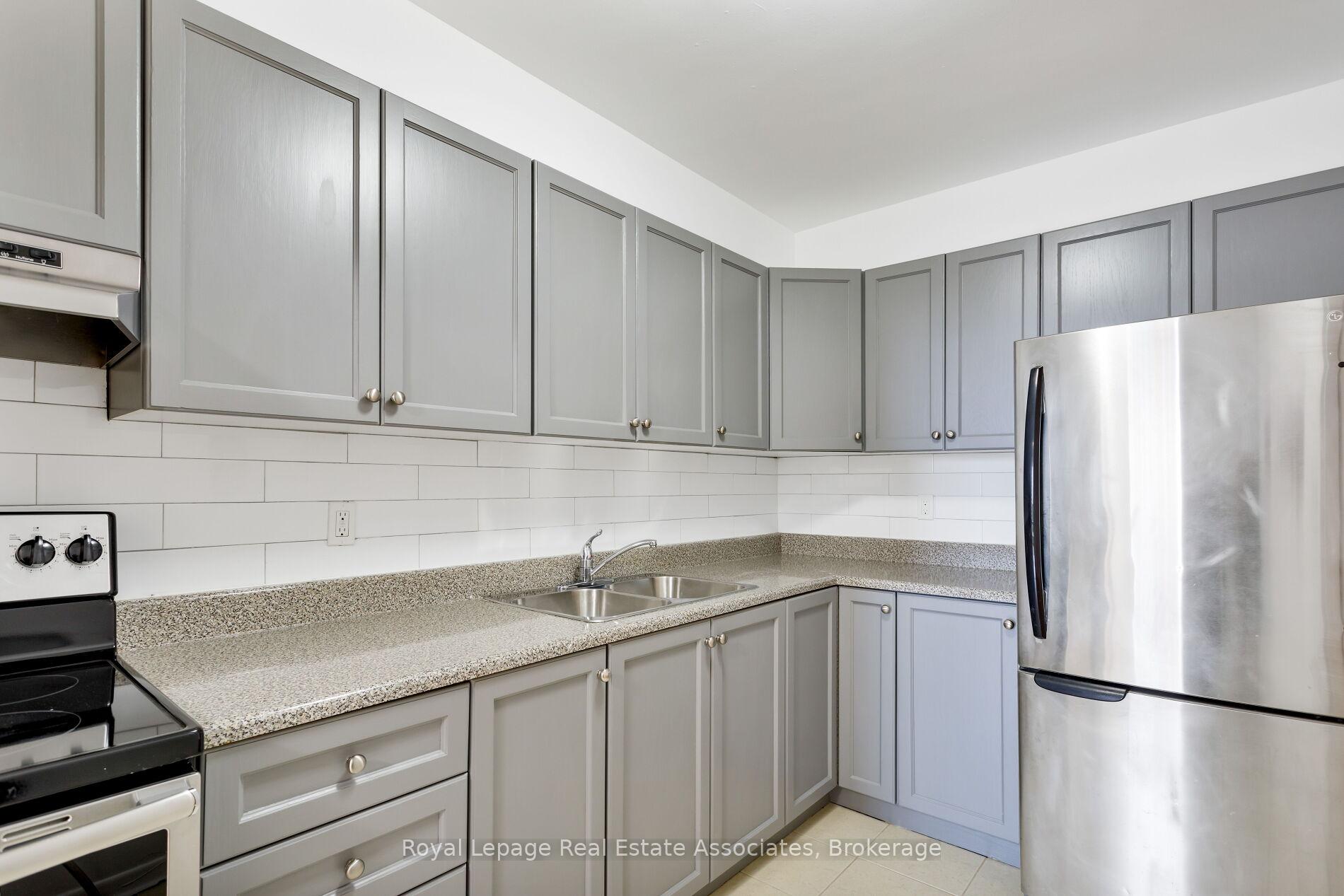 Photo 14 of Unit 1710, 5 Massey Square, Toronto, Crescent Town — HOMEH
