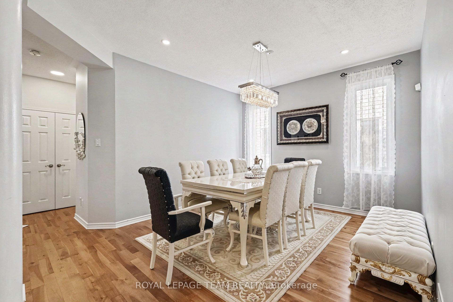 Photo 3 of 19 Keighley Circle, Ottawa, Kanata - Morgan's Grant/South March — HOMEH