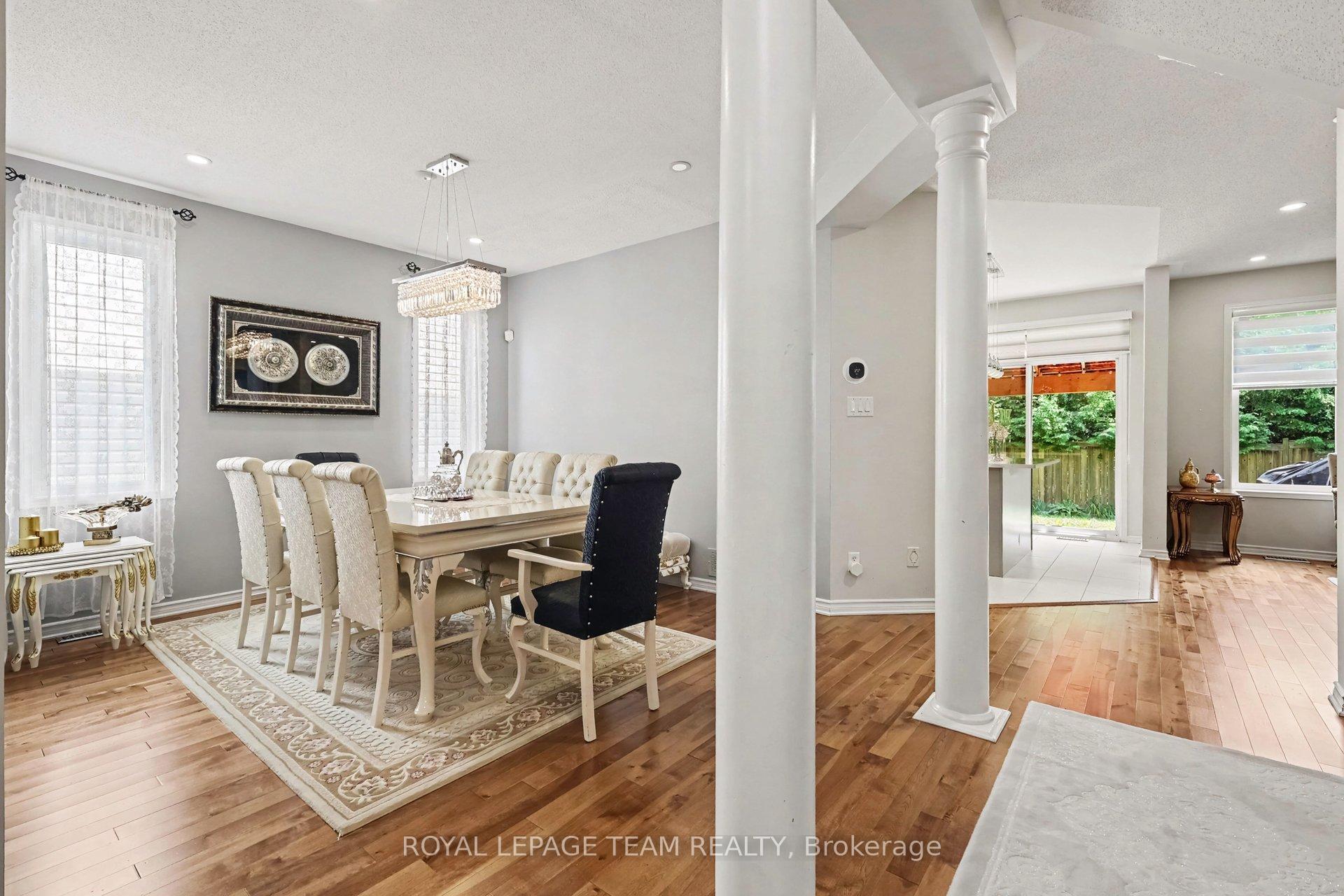 Photo 4 of 19 Keighley Circle, Ottawa, Kanata - Morgan's Grant/South March — HOMEH