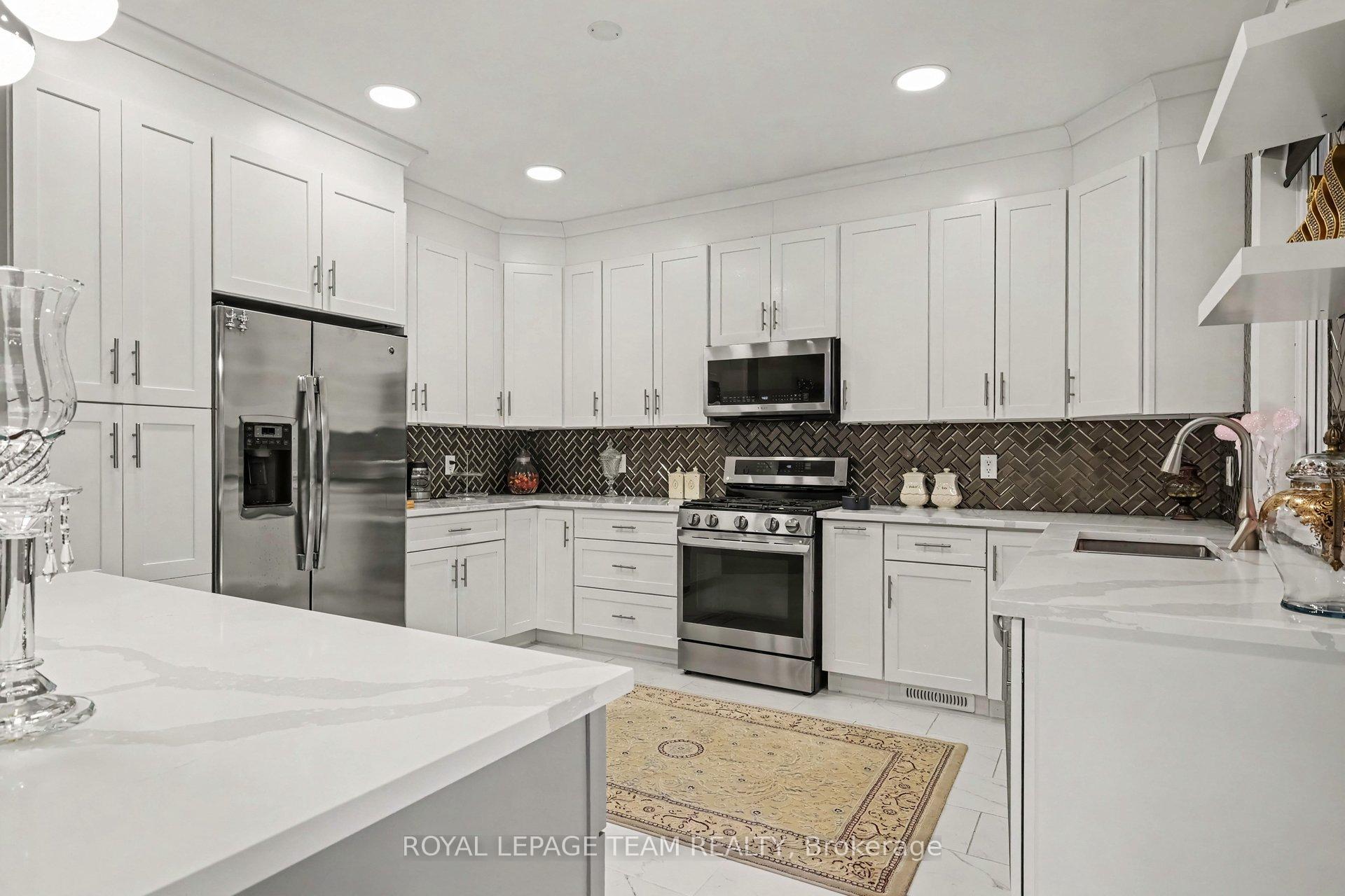 Photo 5 of 19 Keighley Circle, Ottawa, Kanata - Morgan's Grant/South March — HOMEH