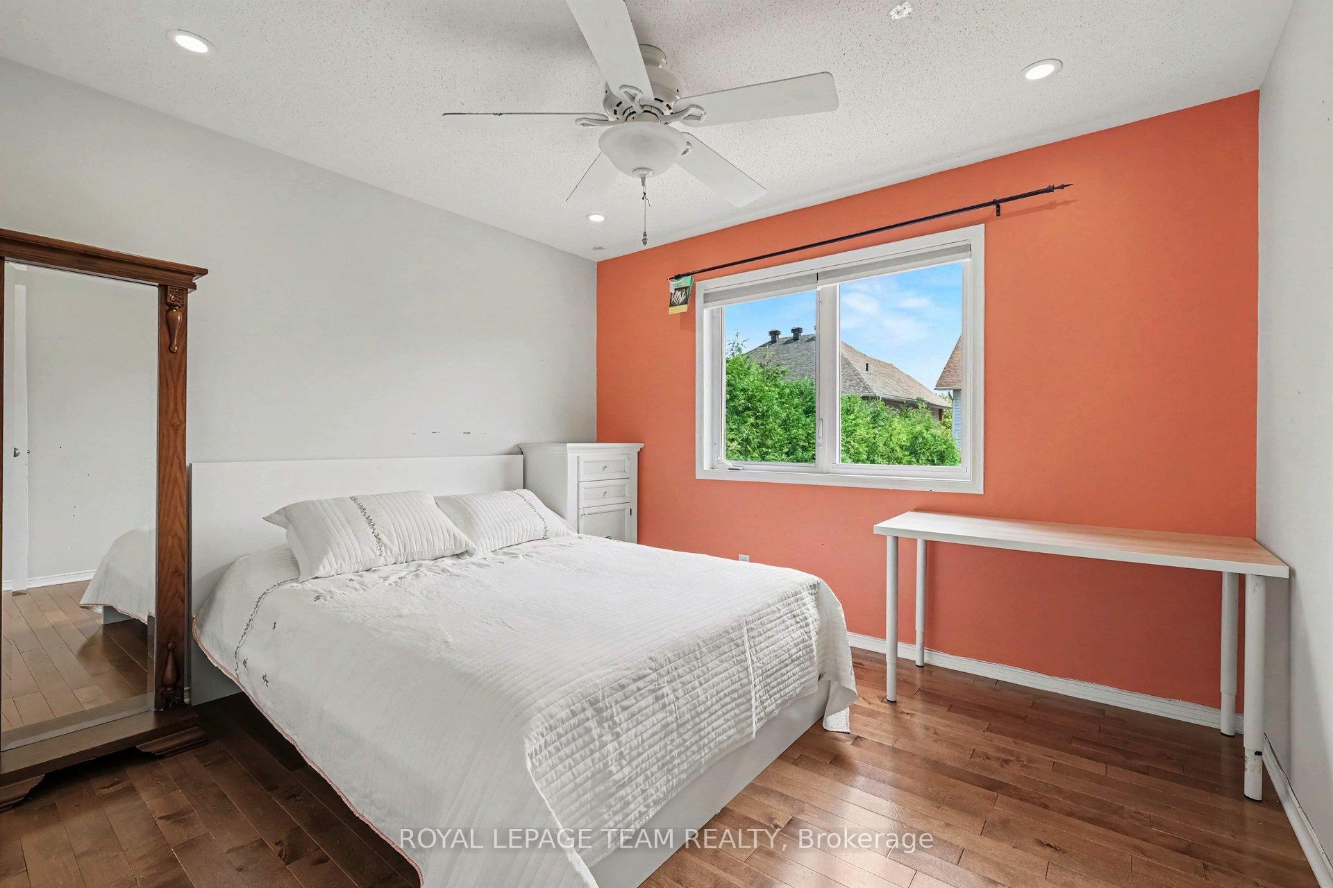 Photo 10 of 19 Keighley Circle, Ottawa, Kanata - Morgan's Grant/South March — HOMEH
