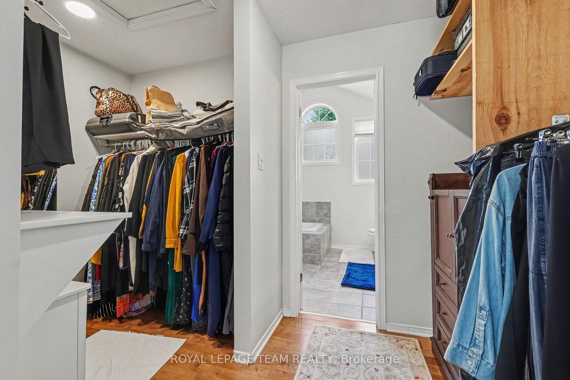 Photo 11 of 19 Keighley Circle, Ottawa, Kanata - Morgan's Grant/South March — HOMEH