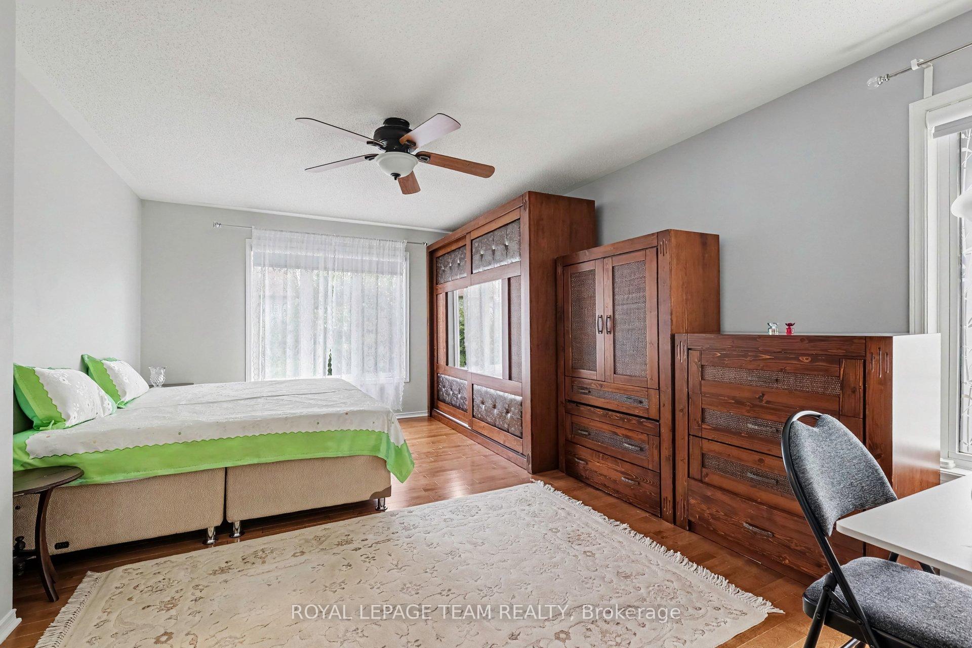 Photo 13 of 19 Keighley Circle, Ottawa, Kanata - Morgan's Grant/South March — HOMEH