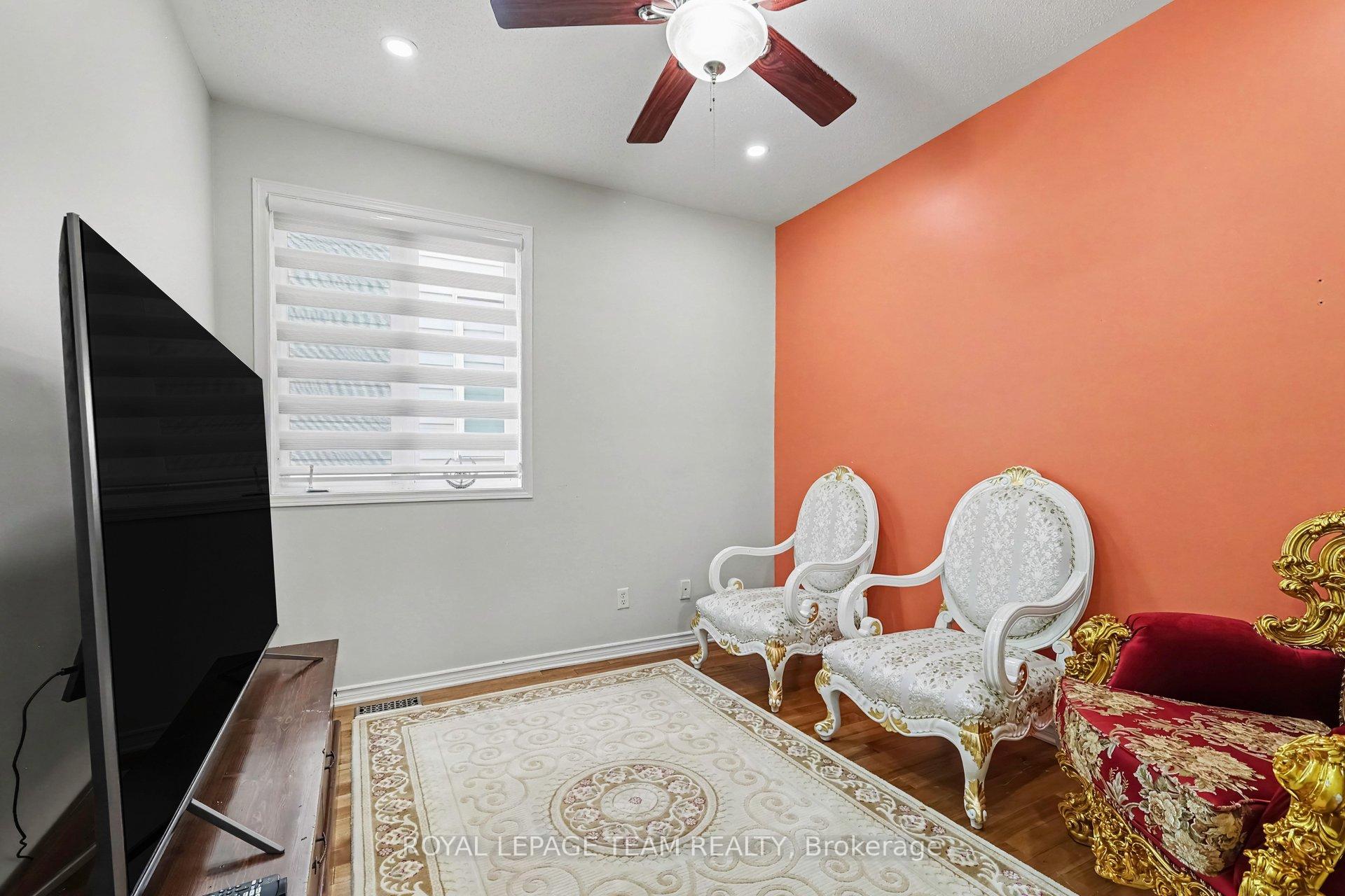 Photo 14 of 19 Keighley Circle, Ottawa, Kanata - Morgan's Grant/South March — HOMEH