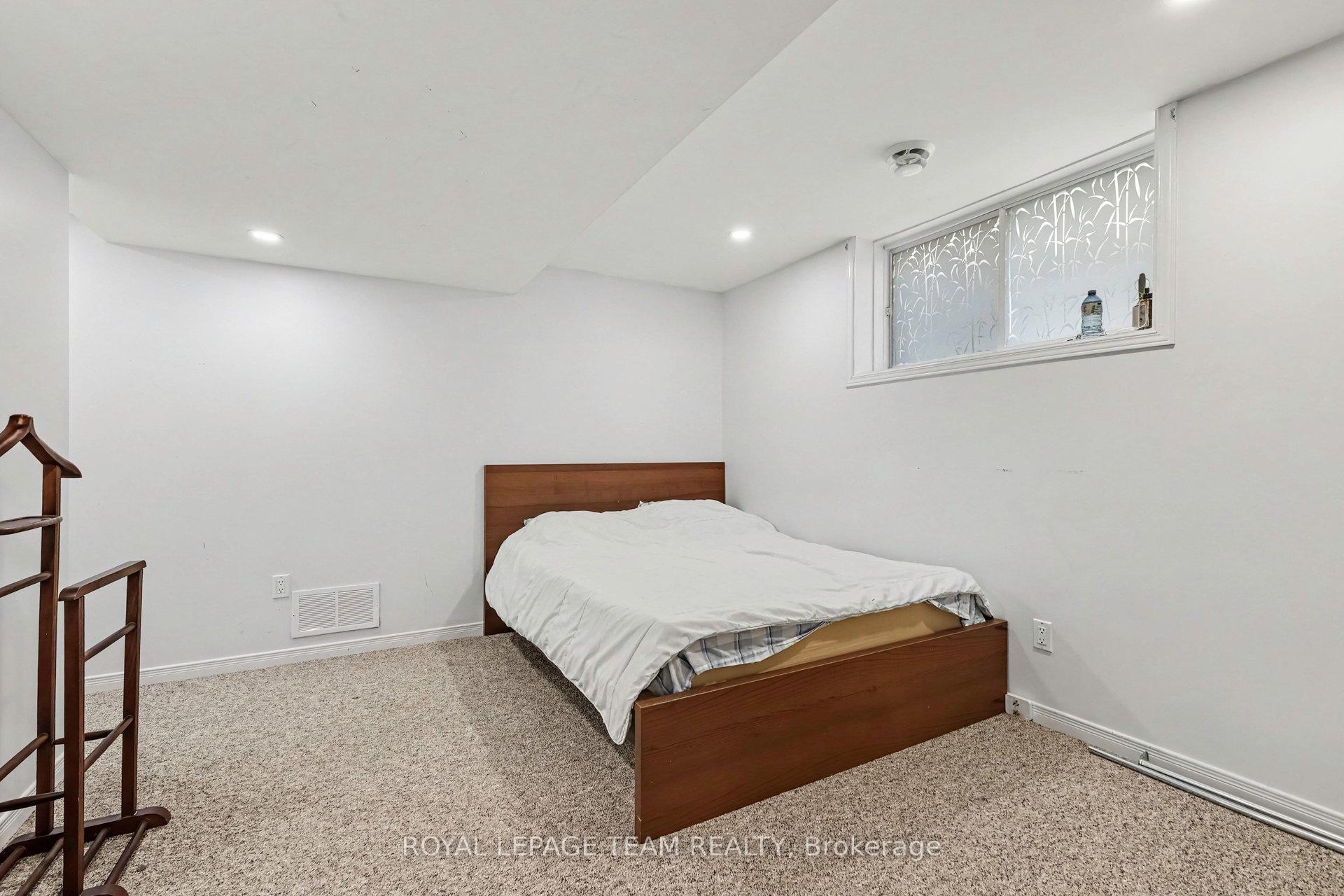 Photo 18 of 19 Keighley Circle, Ottawa, Kanata - Morgan's Grant/South March — HOMEH