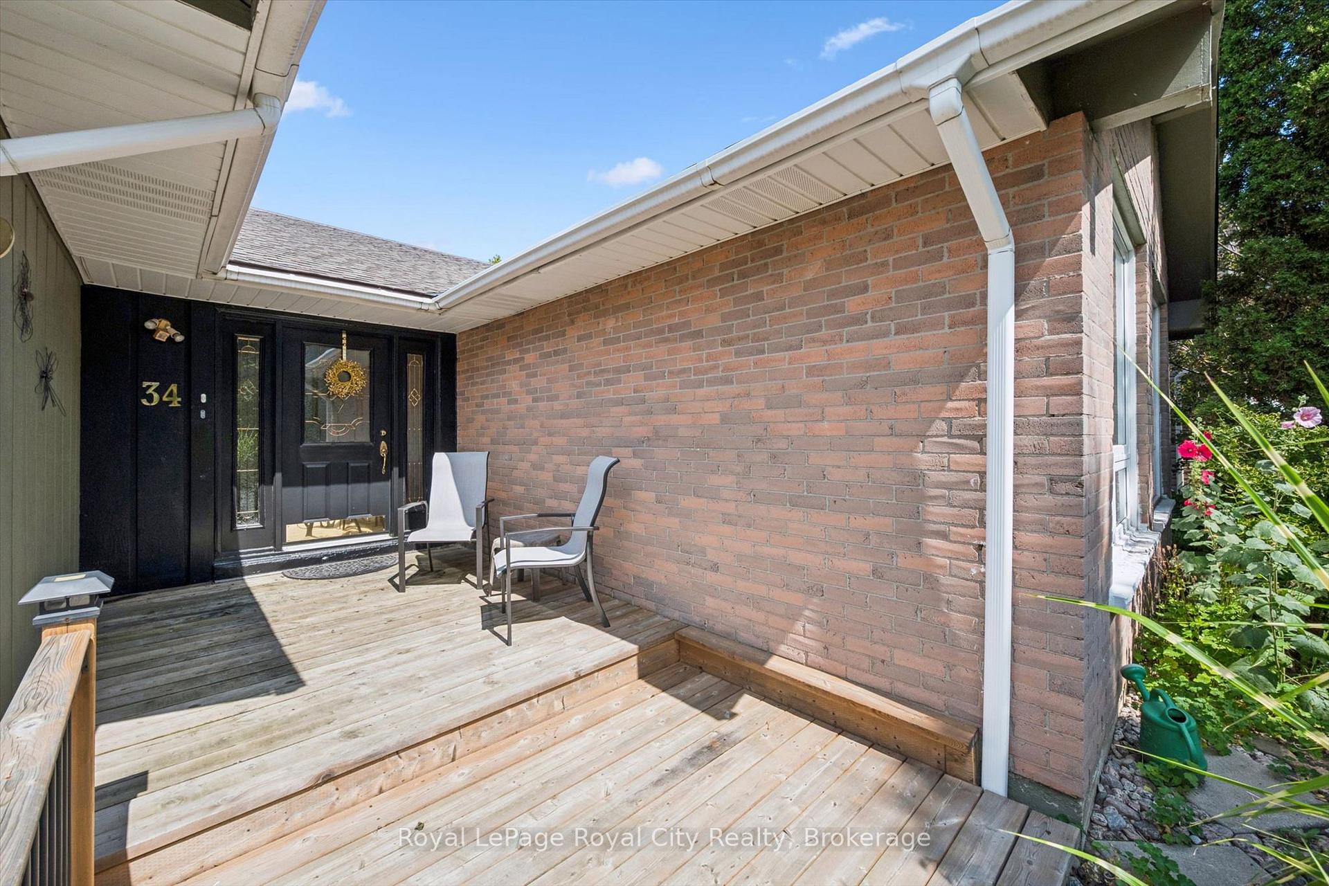 Photo 4 of 34 Pondview Crescent, Guelph, Victoria North — HOMEH