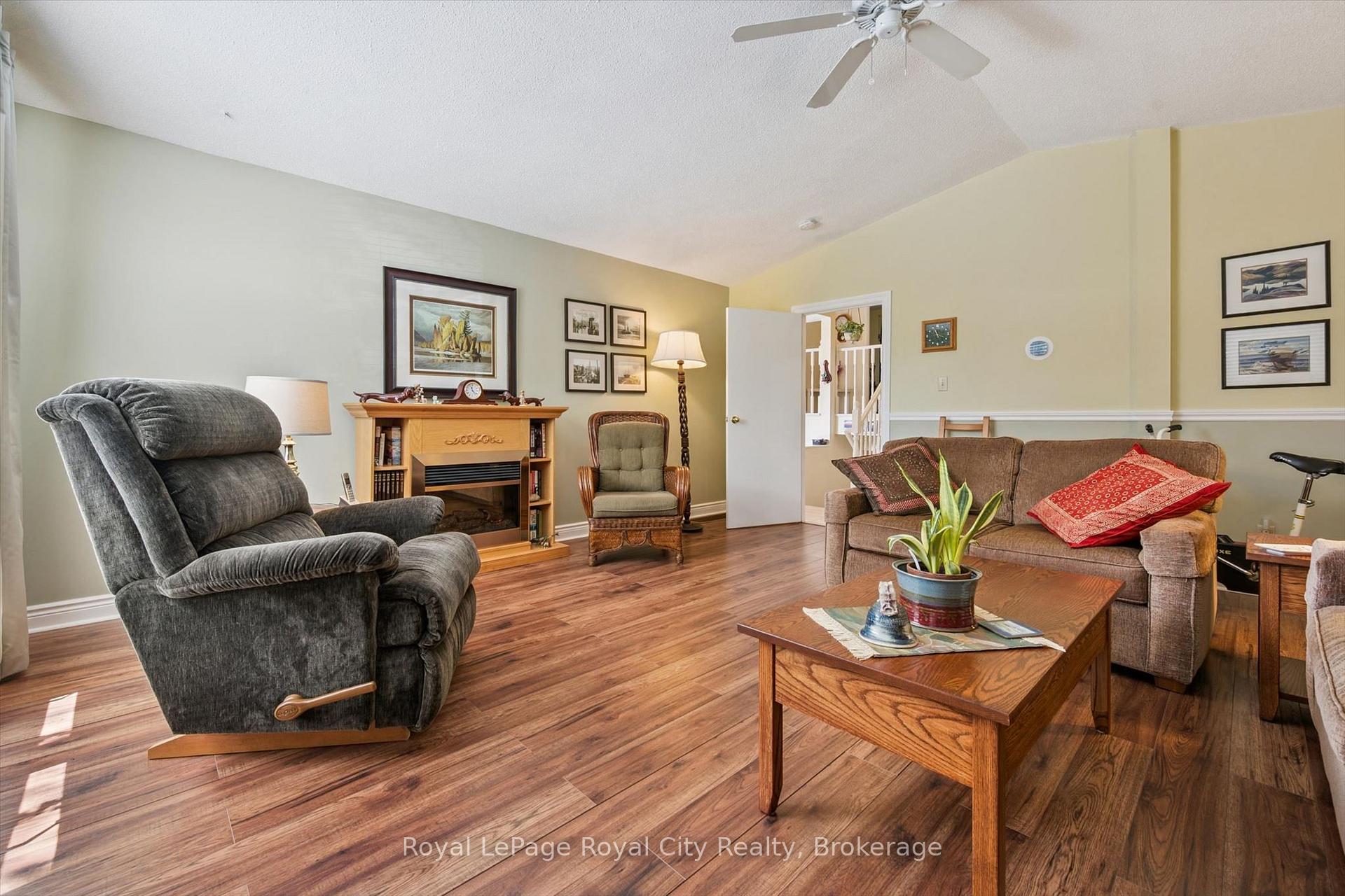 Photo 7 of 34 Pondview Crescent, Guelph, Victoria North — HOMEH