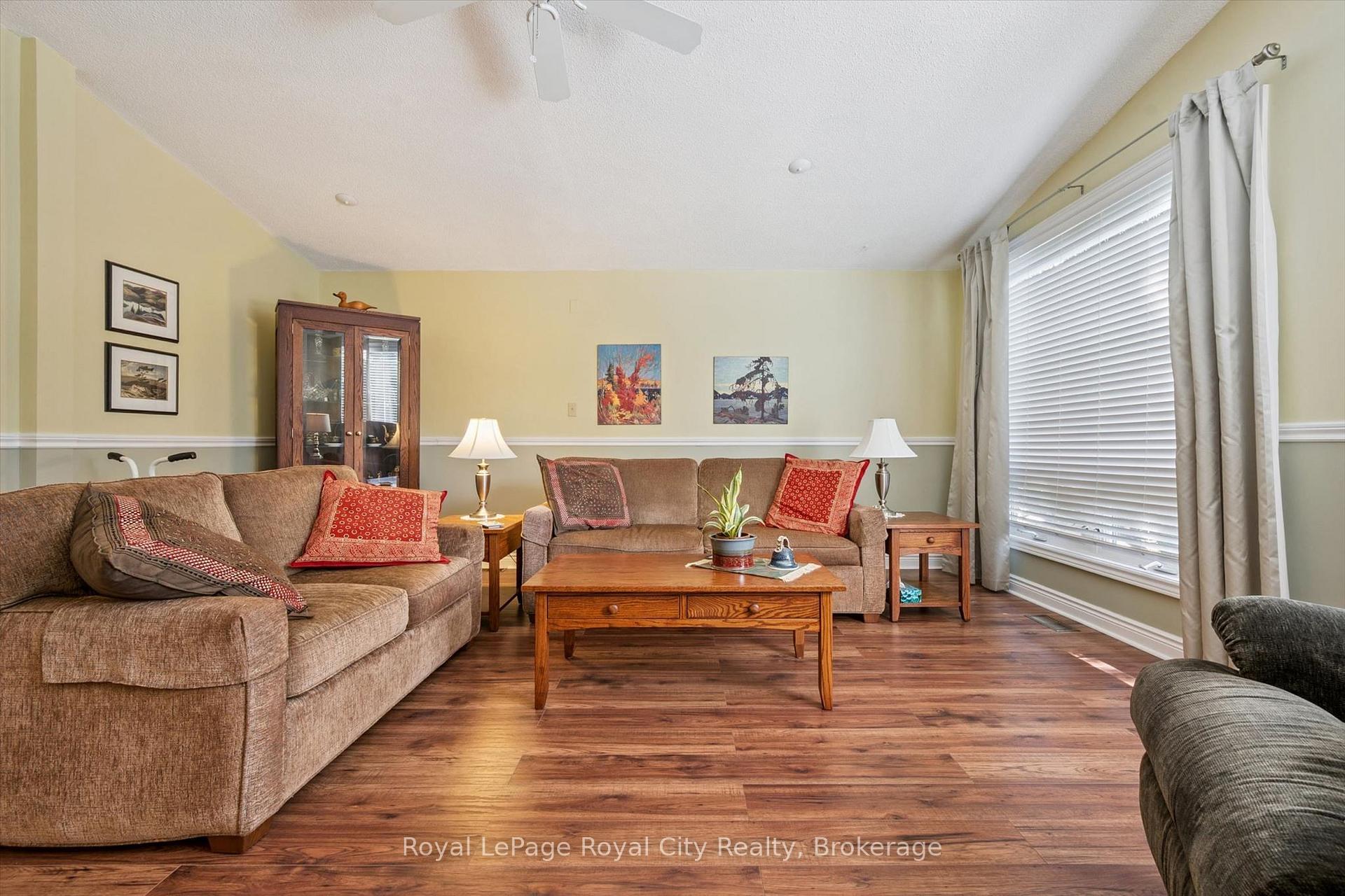 Photo 8 of 34 Pondview Crescent, Guelph, Victoria North — HOMEH