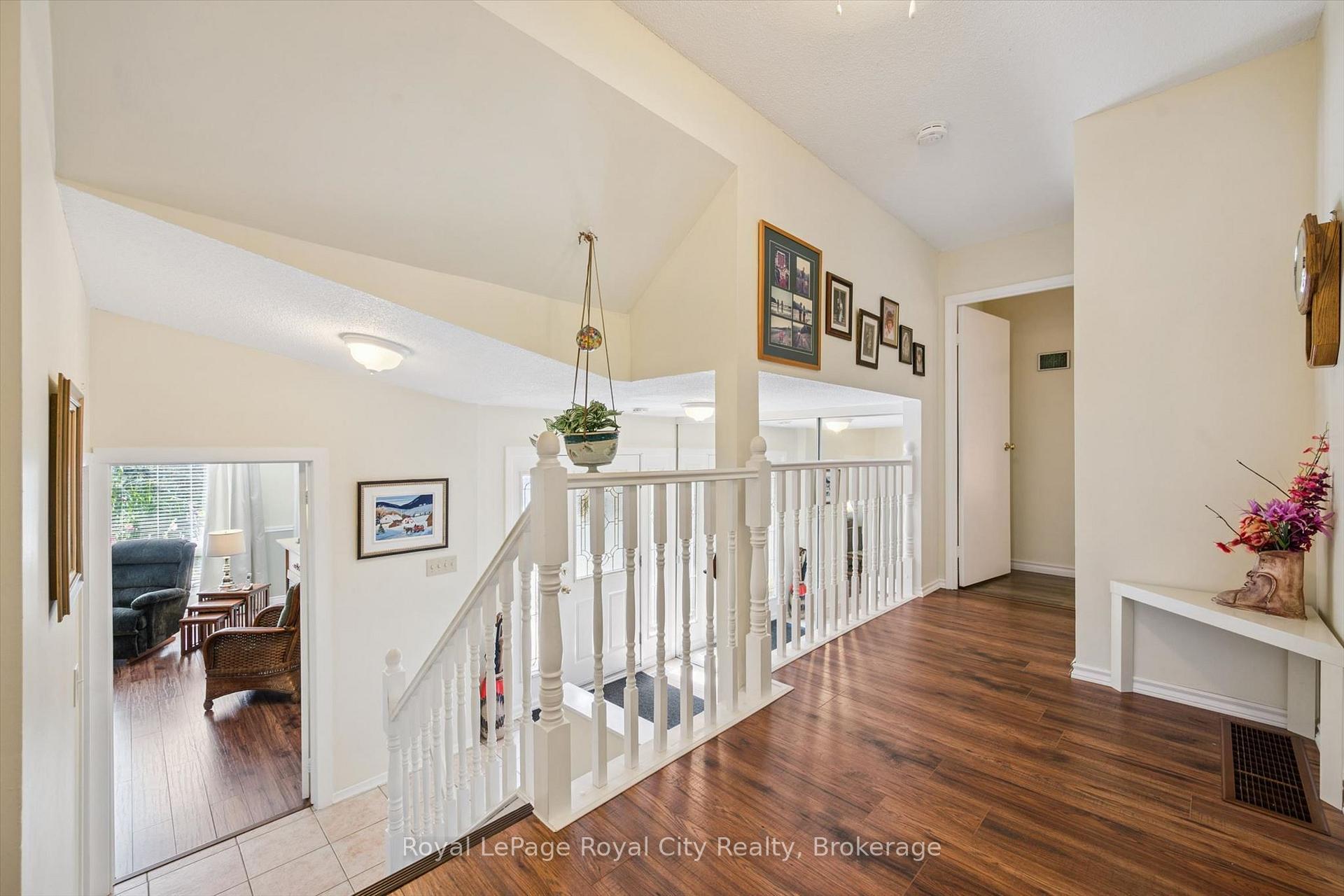 Photo 9 of 34 Pondview Crescent, Guelph, Victoria North — HOMEH