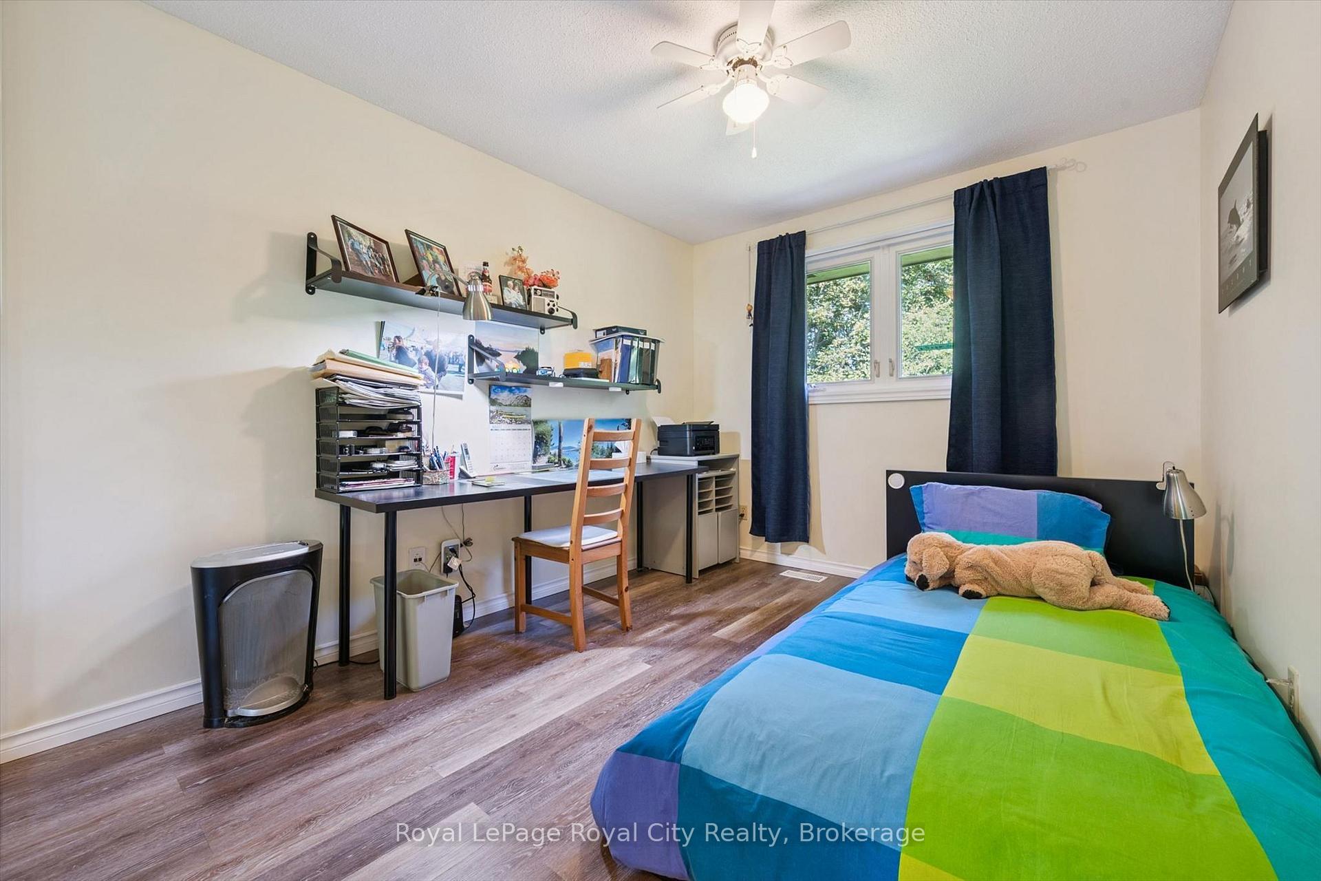 Photo 13 of 34 Pondview Crescent, Guelph, Victoria North — HOMEH