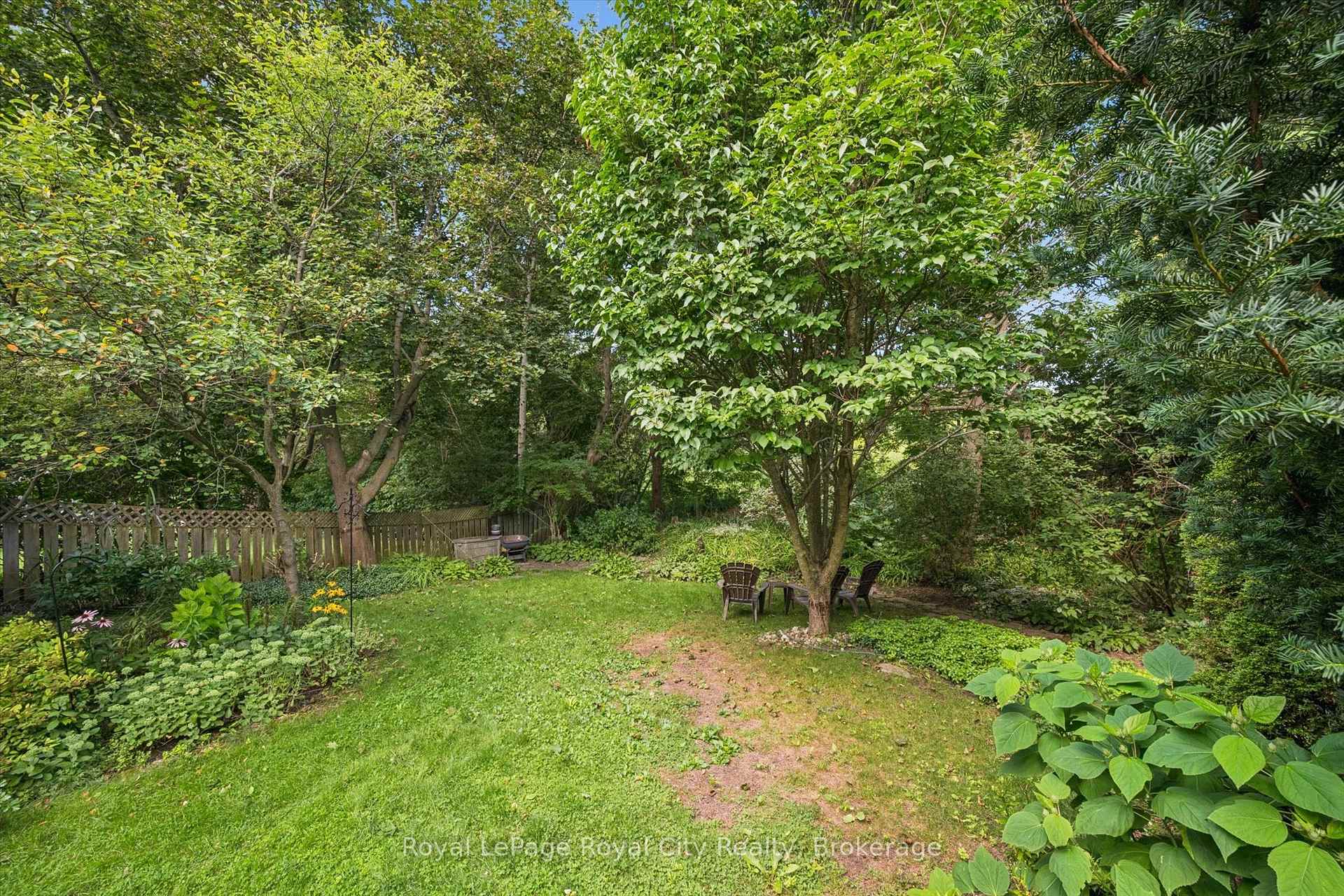 Photo 24 of 34 Pondview Crescent, Guelph, Victoria North — HOMEH