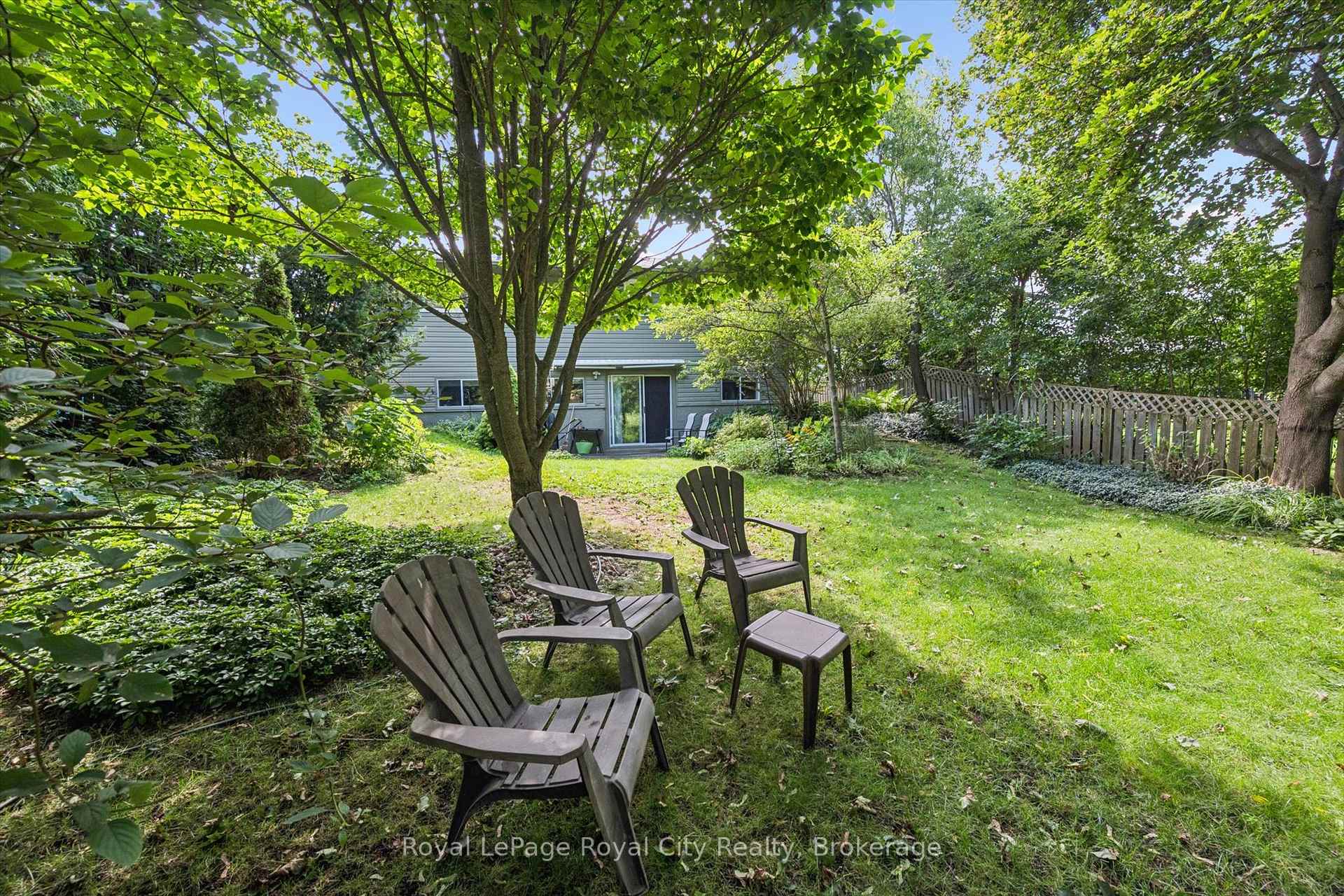 Photo 26 of 34 Pondview Crescent, Guelph, Victoria North — HOMEH