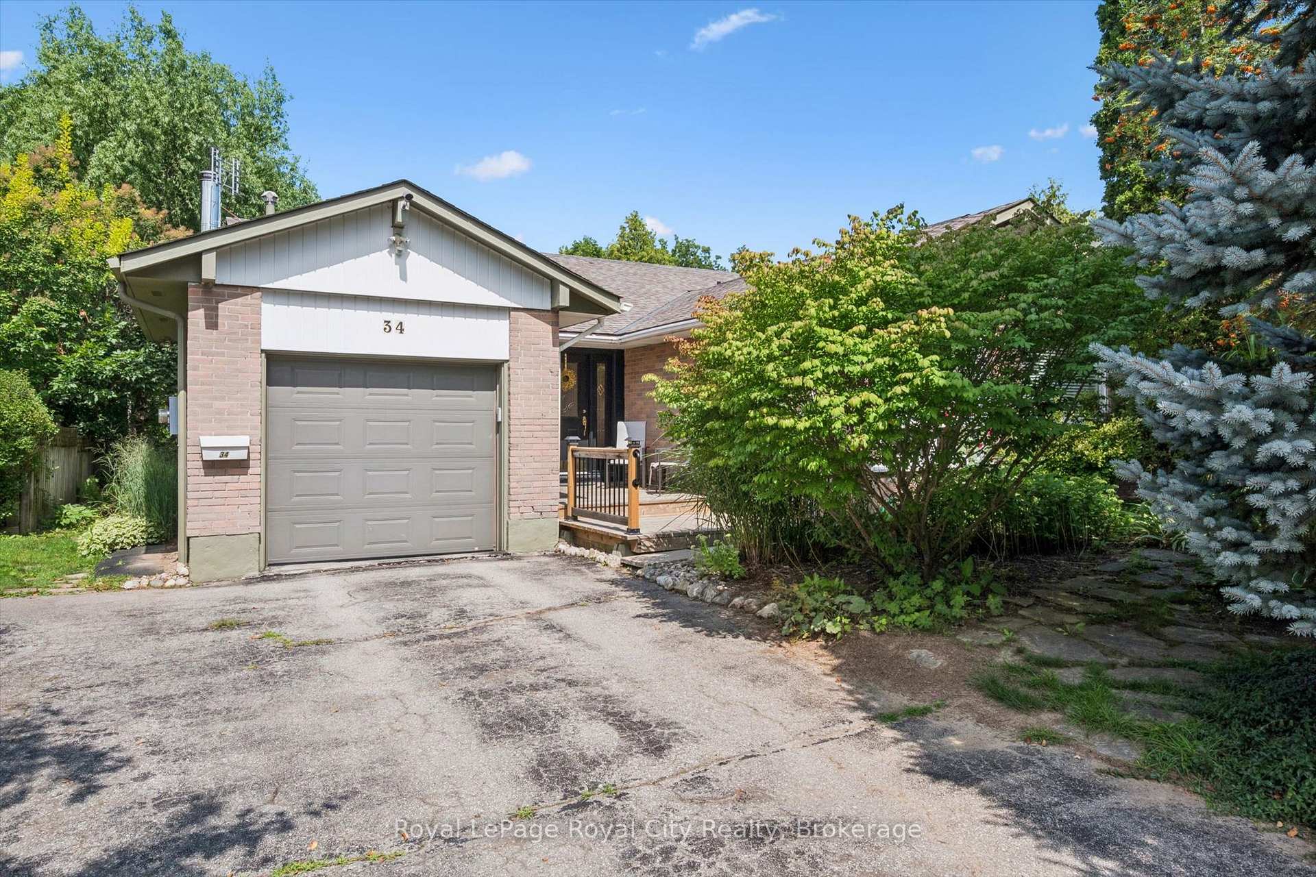 Photo 28 of 34 Pondview Crescent, Guelph, Victoria North — HOMEH