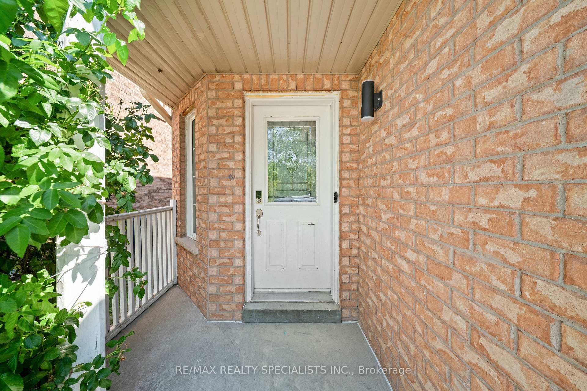 Photo 3 of 65 Ozner Court, Brampton, Fletcher's Meadow — HOMEH
