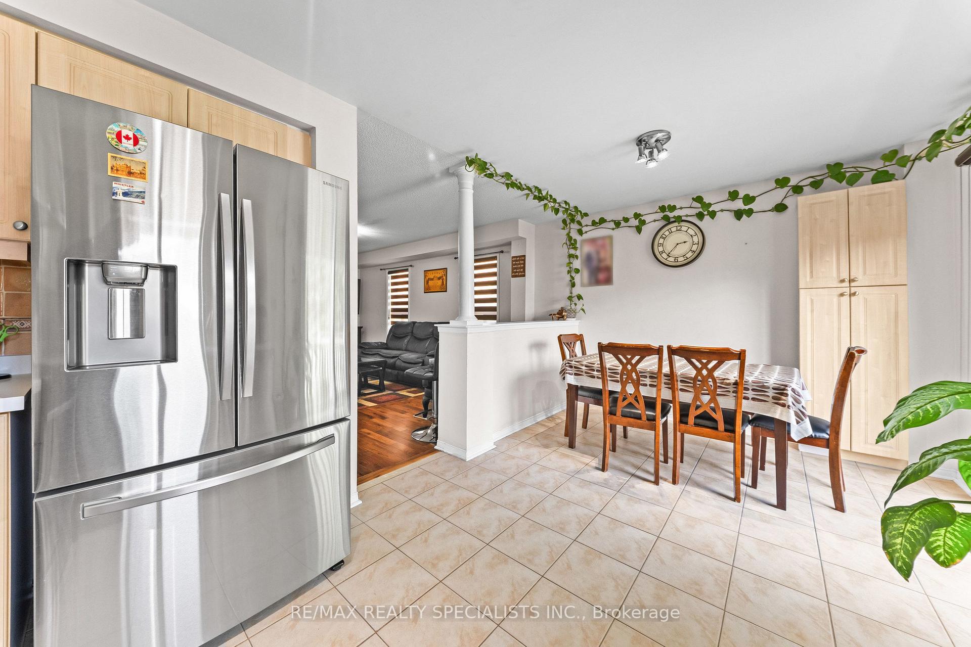 Photo 13 of 65 Ozner Court, Brampton, Fletcher's Meadow — HOMEH