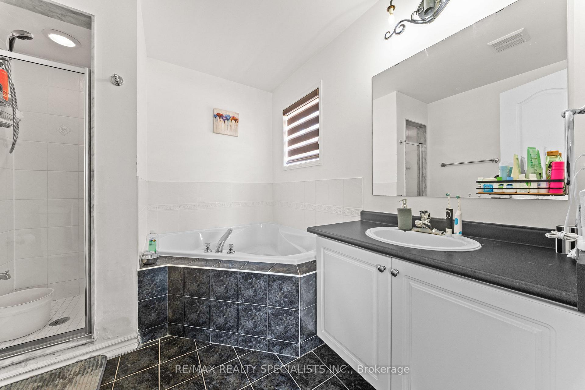 Photo 22 of 65 Ozner Court, Brampton, Fletcher's Meadow — HOMEH