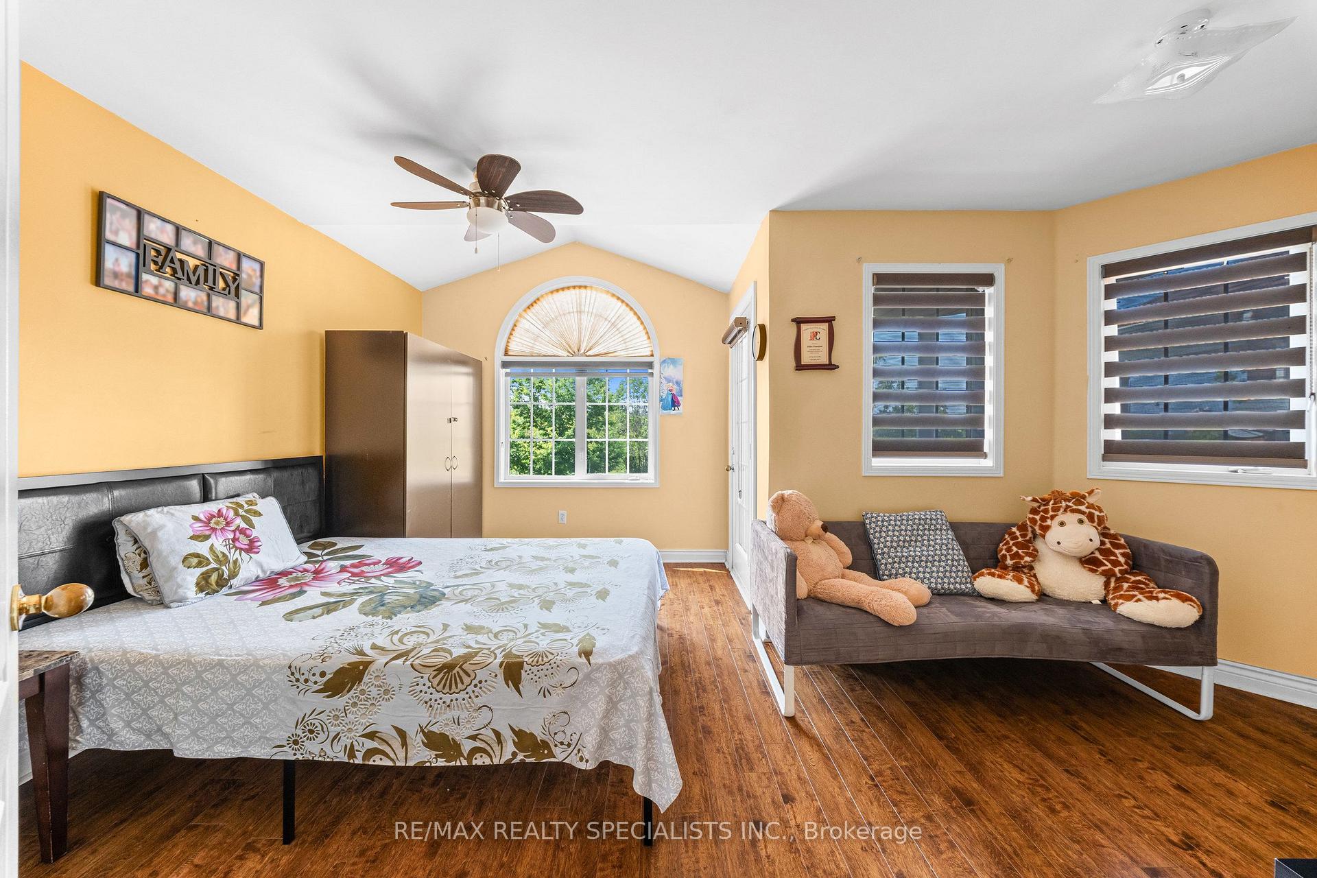Photo 24 of 65 Ozner Court, Brampton, Fletcher's Meadow — HOMEH