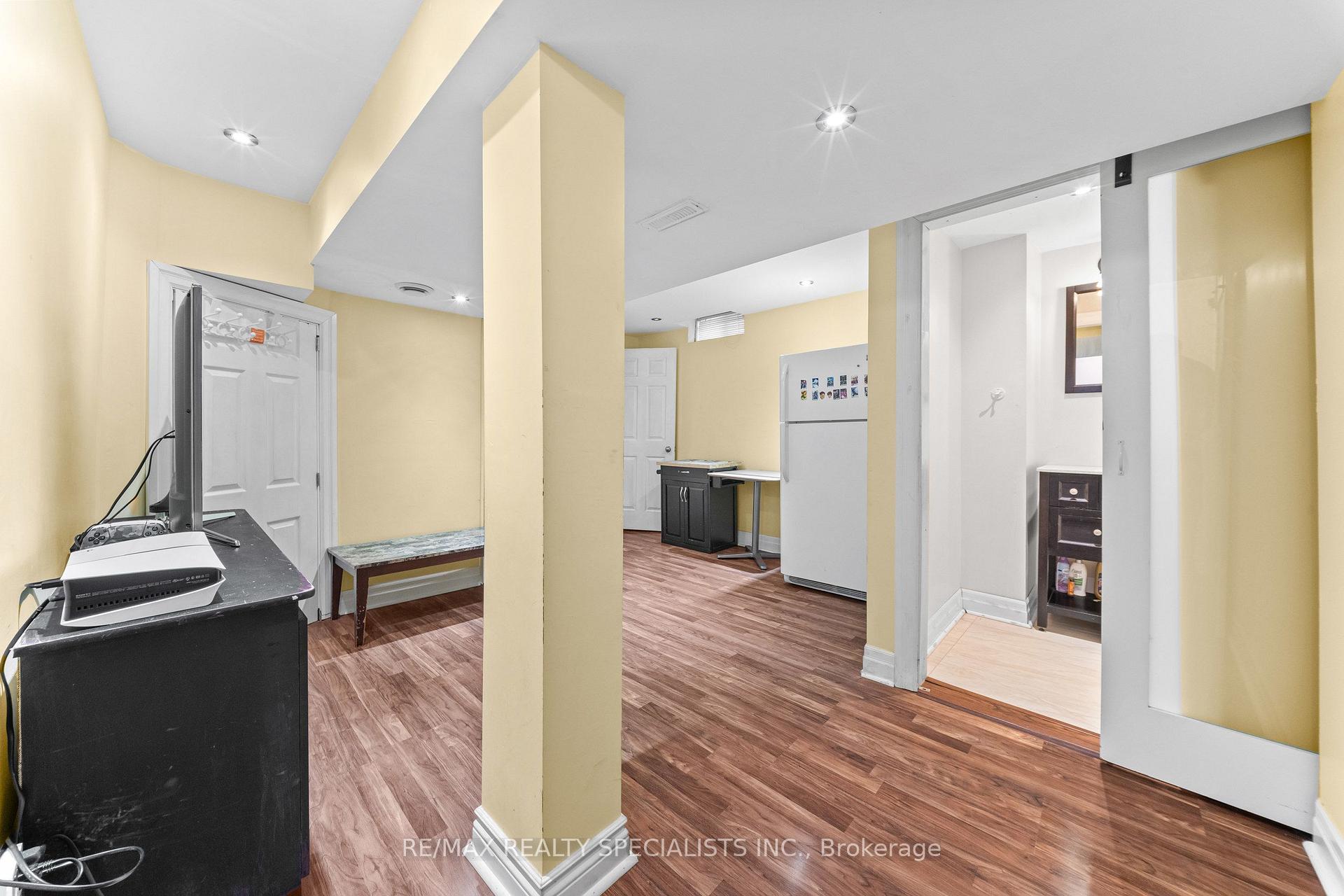 Photo 32 of 65 Ozner Court, Brampton, Fletcher's Meadow — HOMEH