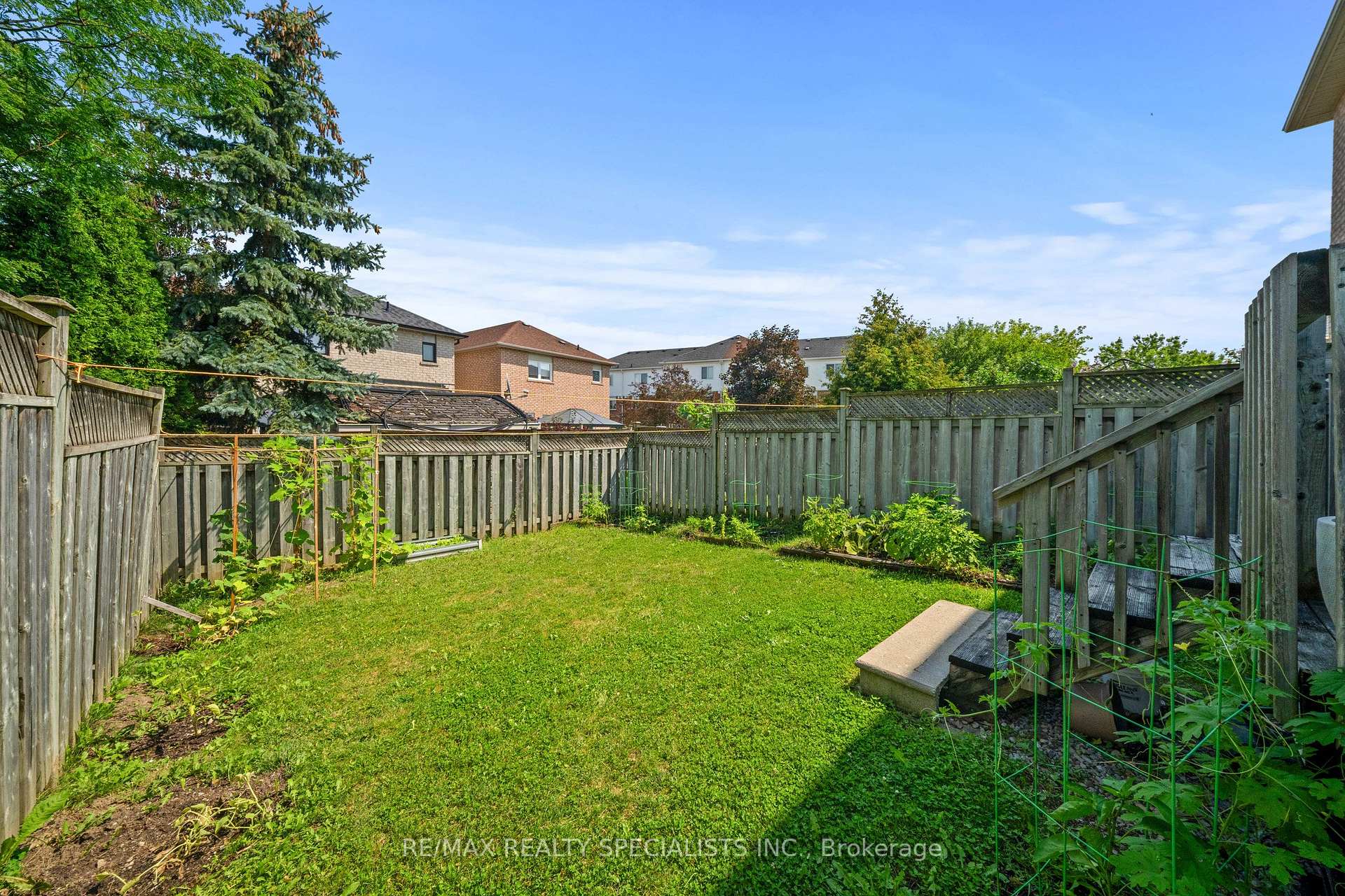 Photo 37 of 65 Ozner Court, Brampton, Fletcher's Meadow — HOMEH