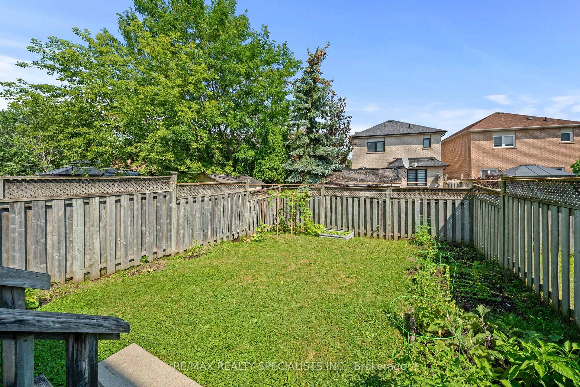 Photo 39 of 65 Ozner Court, Brampton, Fletcher's Meadow — HOMEH