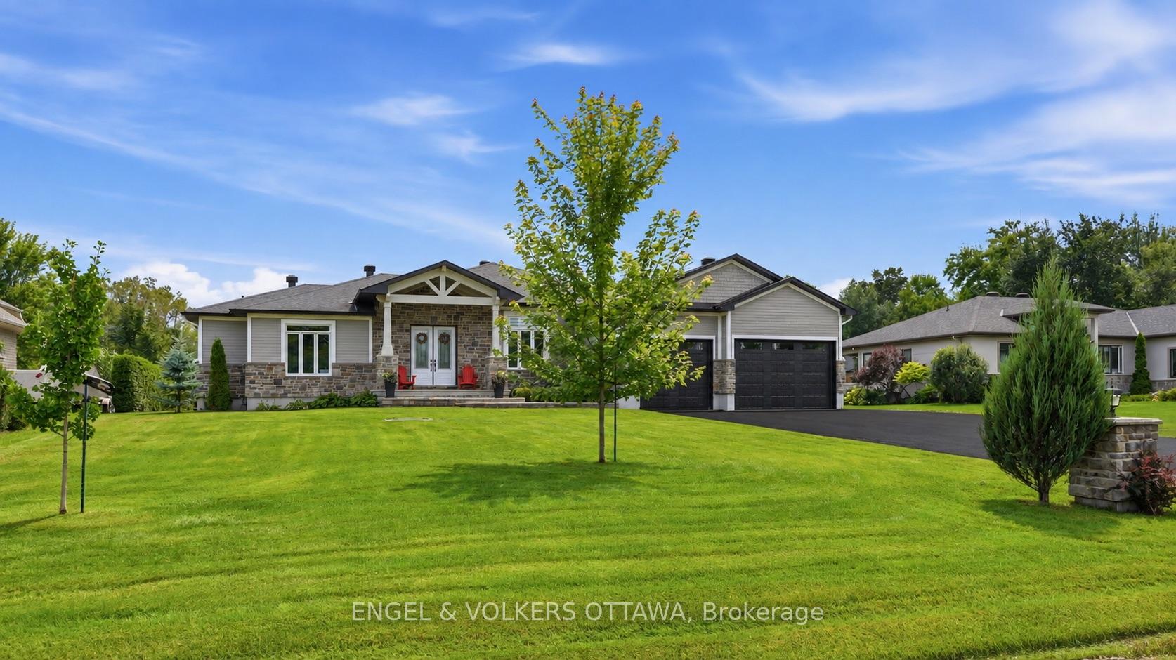 Photo 2 of 1914 Cedarlakes Way, Ottawa, Greely — HOMEH
